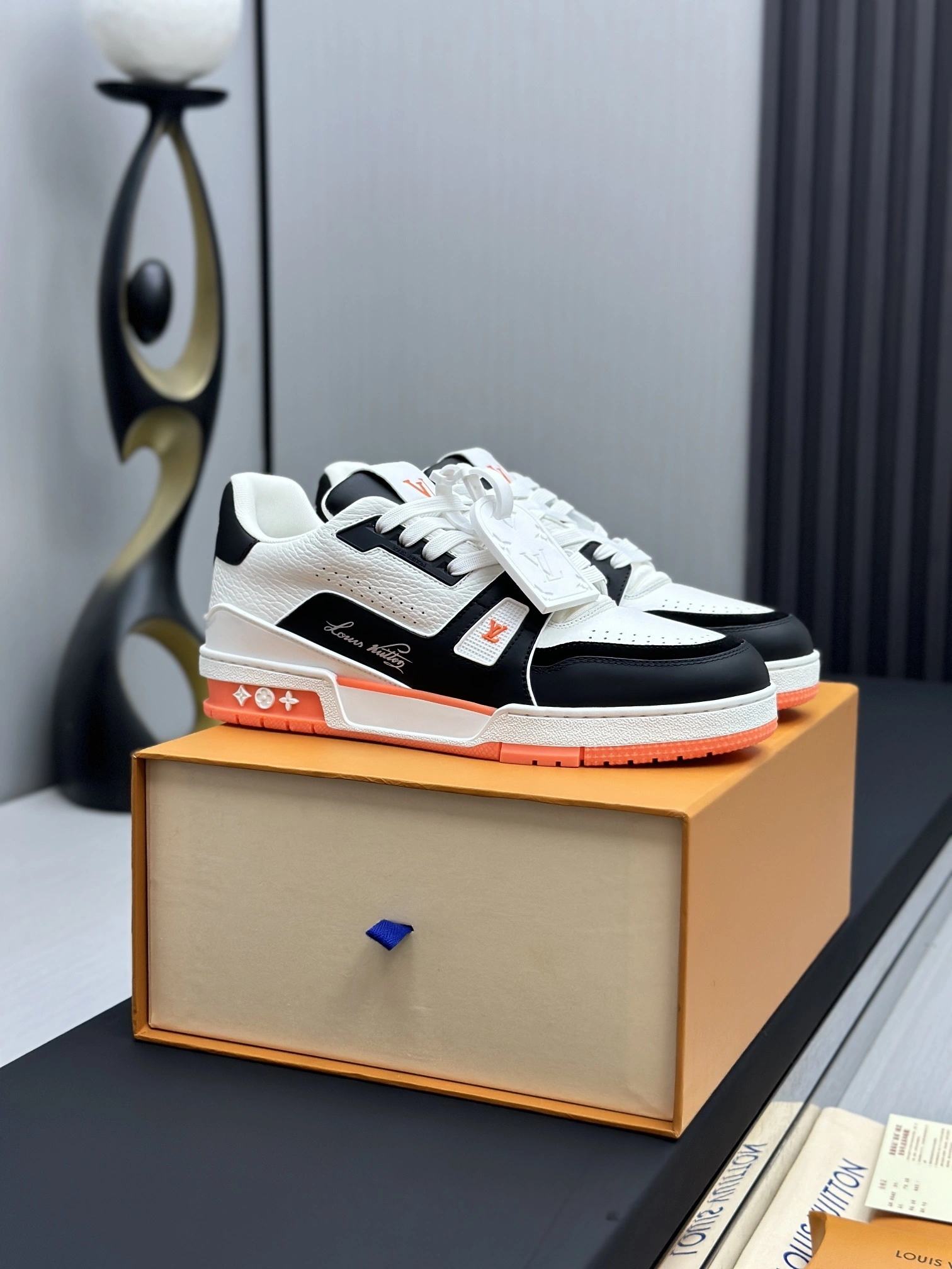 OOBB-- 8V 1ADDZZ cowhide Trainer item:E-X002H2706