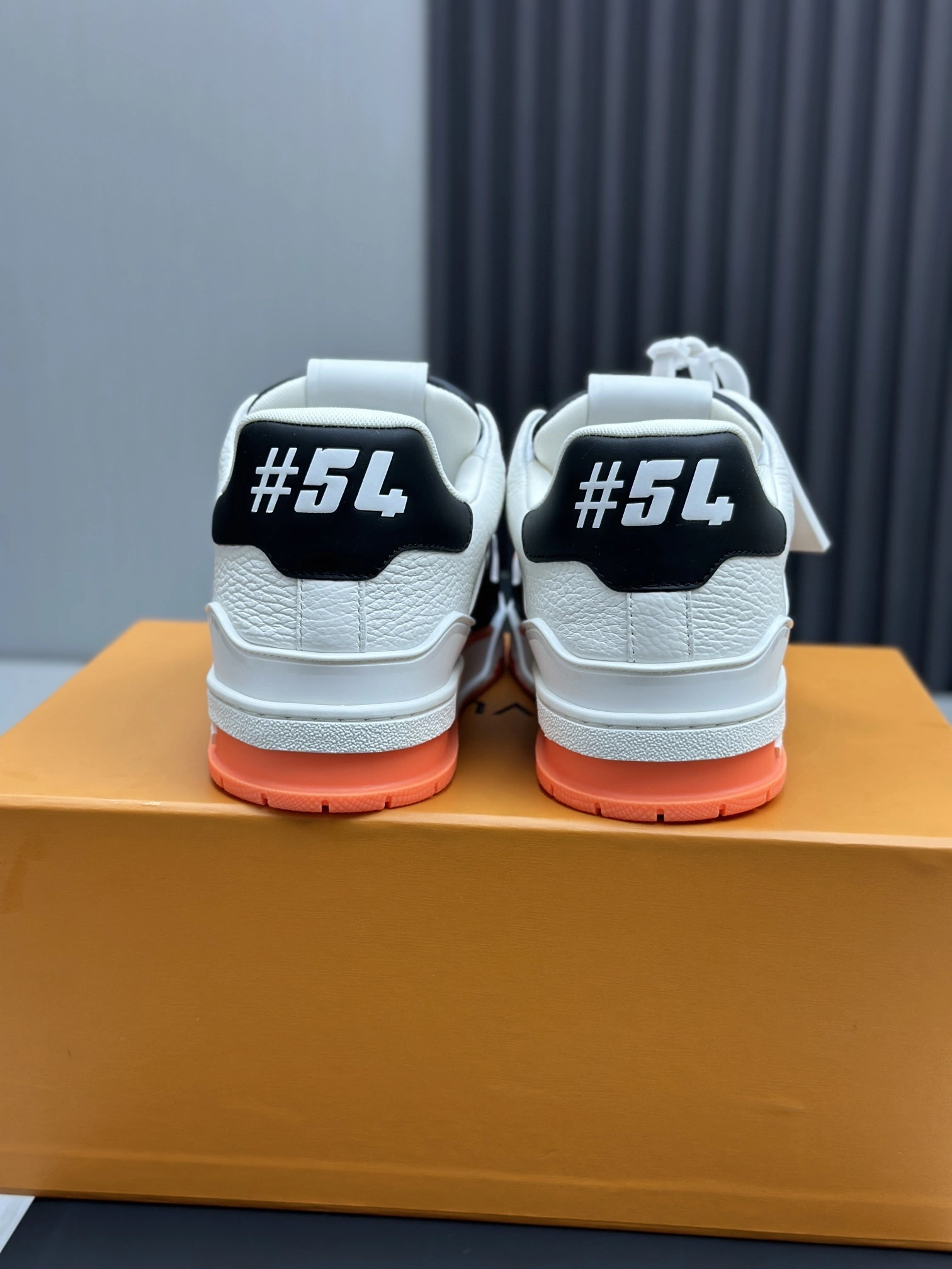 OOBB-- 8V 1ADDZZ cowhide Trainer item:E-X002H2706