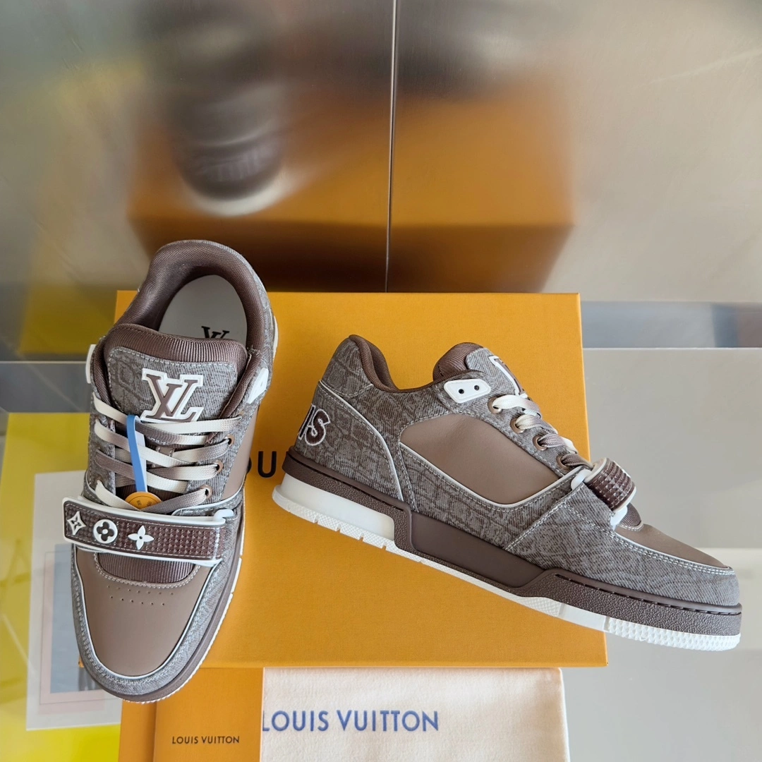 OOBB-- 8V 1ADE22 Trainer Thick soles：3CM cowhide item:E-X555C1847