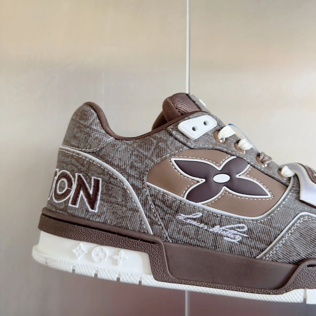 OOBB-- 8V 1ADE22 Trainer Thick soles：3CM cowhide item:E-X555C1847