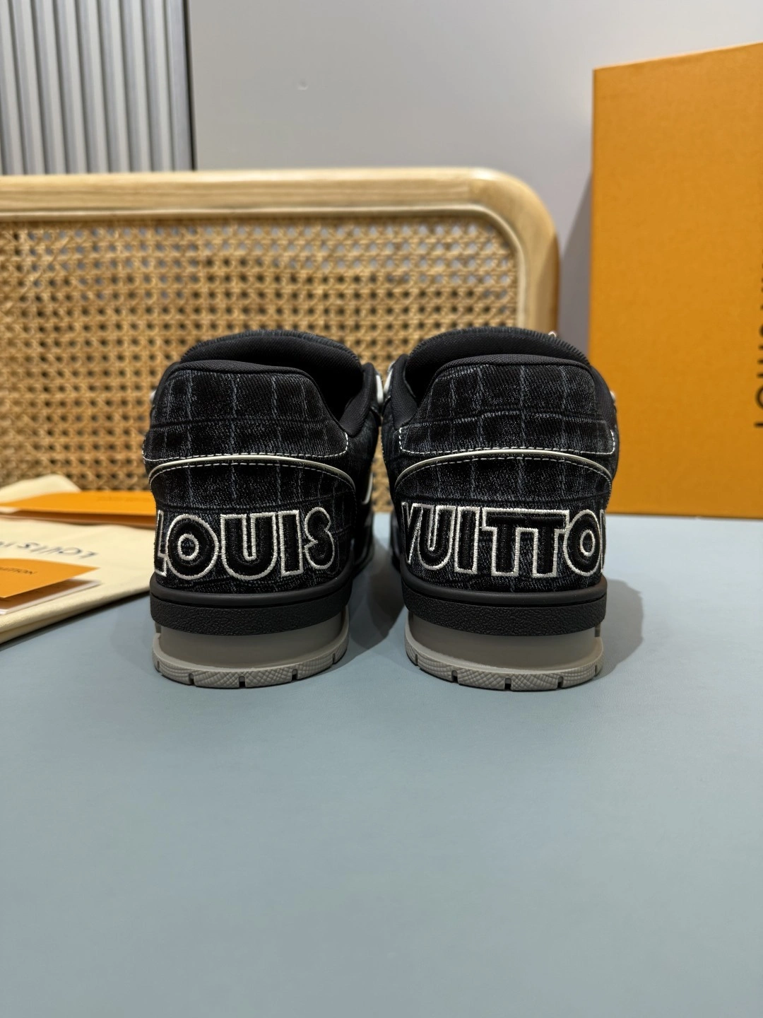 OOBB-- 8V 1ADE2L cowhide Trainer Thick soles：3CM item:E-X430C1849