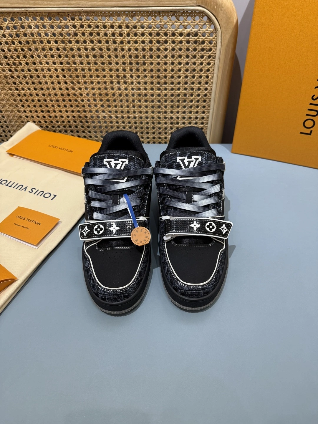 OOBB-- 8V 1ADE2L cowhide Trainer Thick soles：3CM item:E-X430C1849