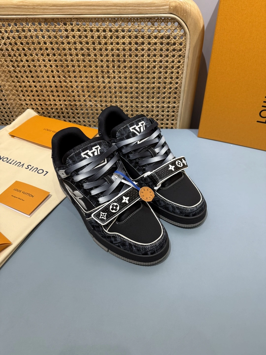 OOBB-- 8V 1ADE2L cowhide Trainer Thick soles：3CM item:E-X430C1849