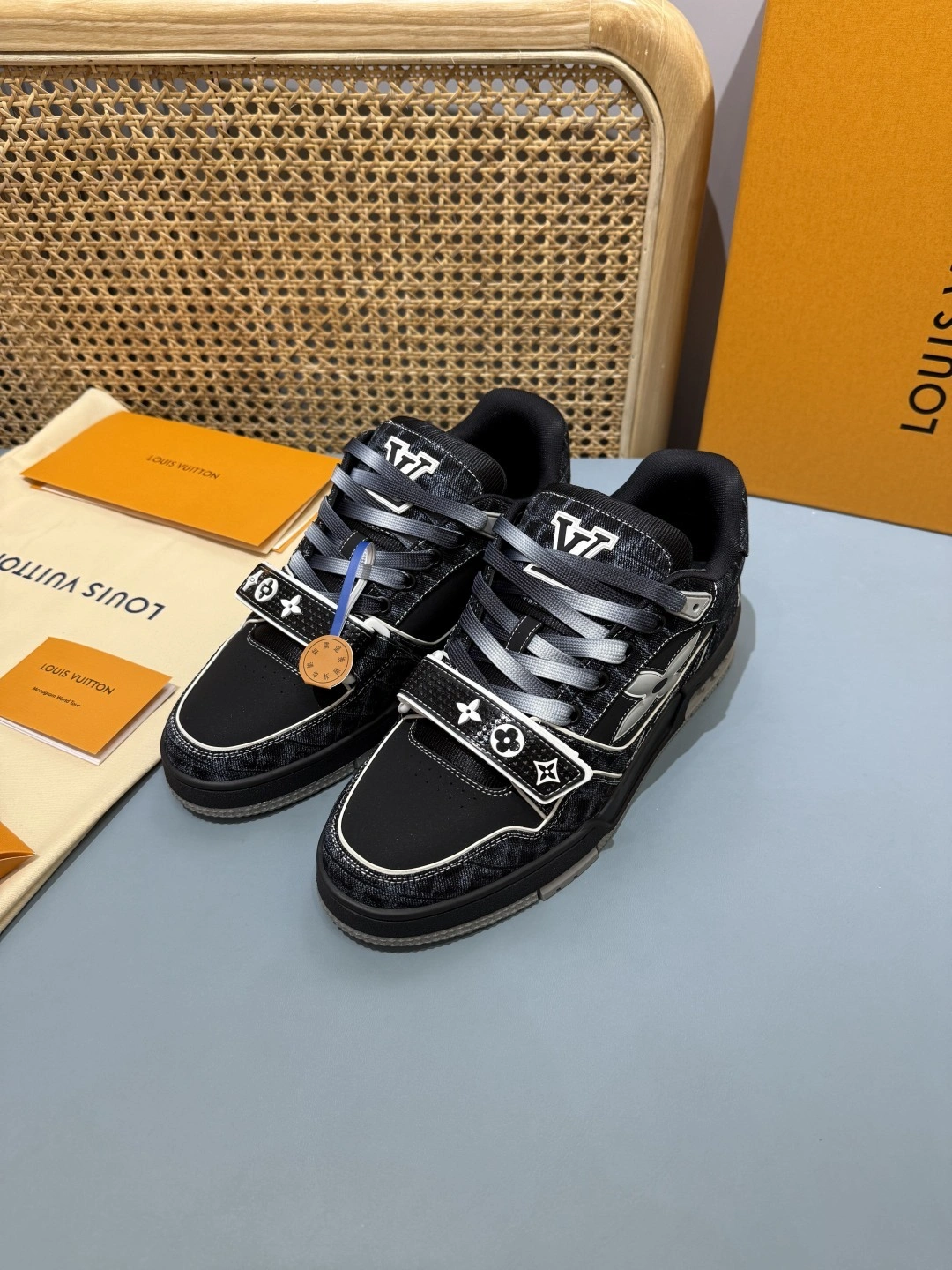 OOBB-- 8V 1ADE2L cowhide Trainer Thick soles：3CM item:E-X430C1849