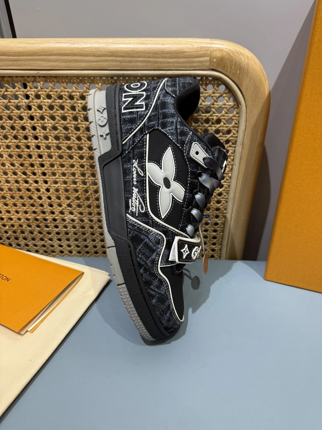 OOBB-- 8V 1ADE2L cowhide Trainer Thick soles：3CM item:E-X430C1849