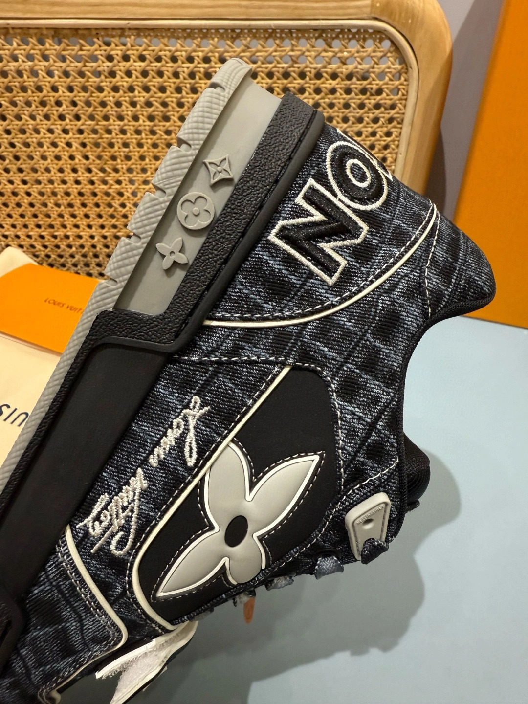 OOBB-- 8V 1ADE2L cowhide item:E-X430F0630