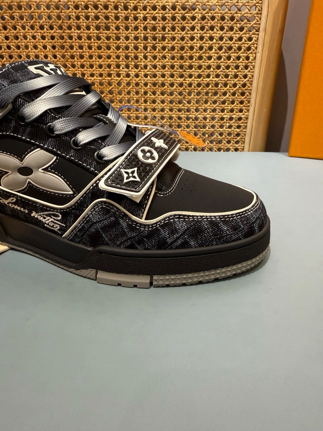 OOBB-- 8V 1ADE2L cowhide item:E-X430F0630