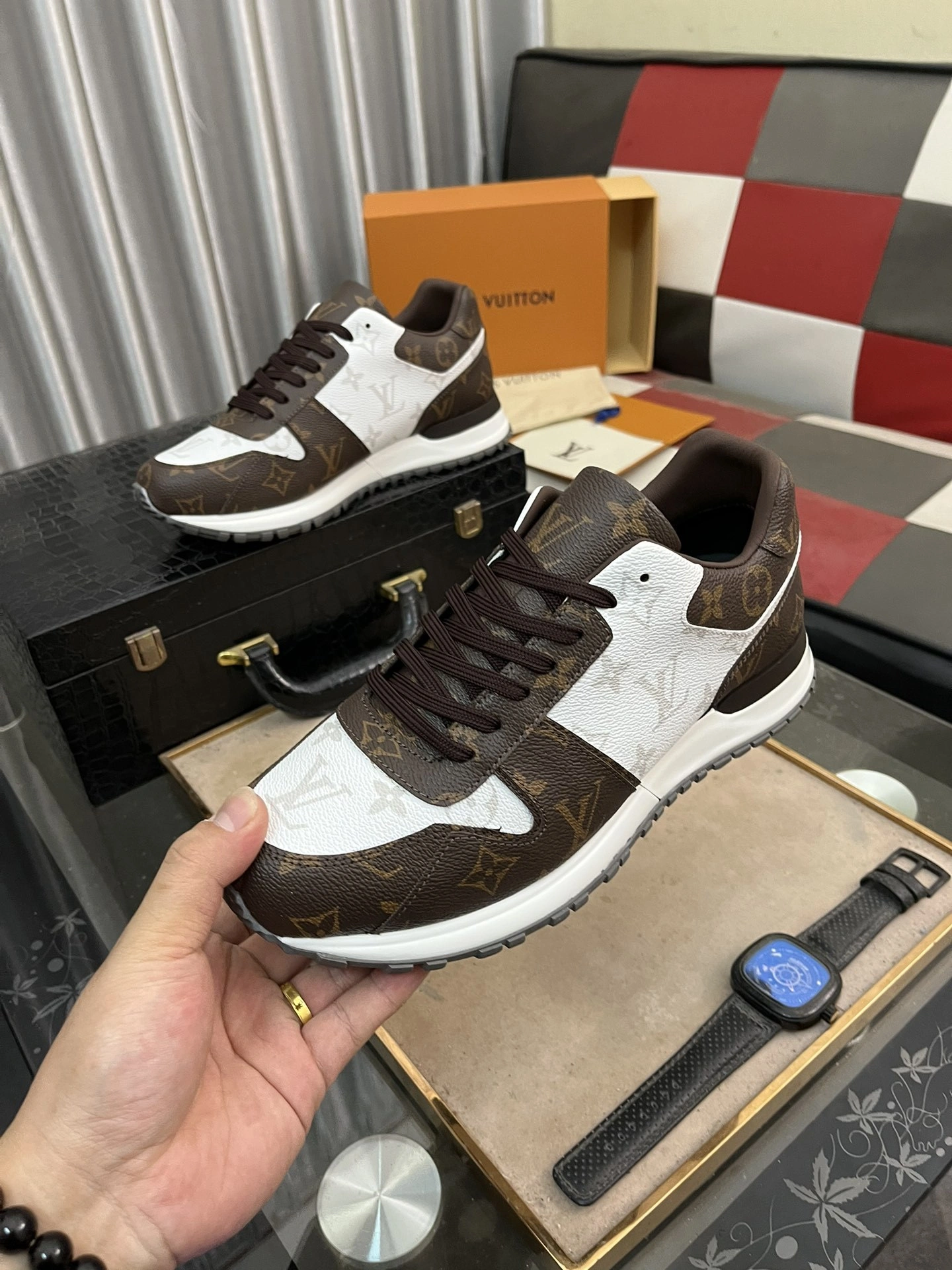 OOBB-- 8V 1ADET7 cowhide RUN AWAY item:E-X296H2709