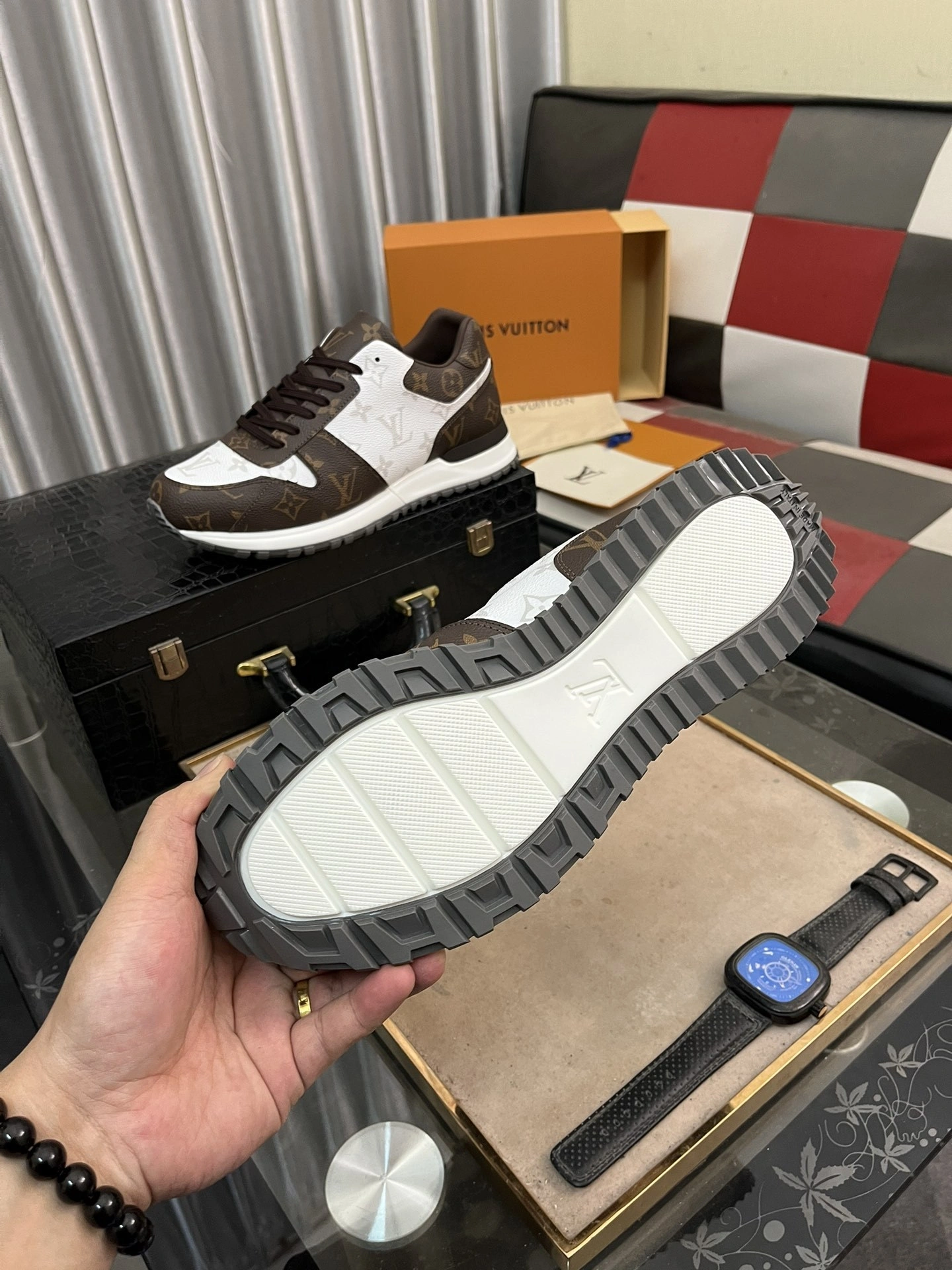 OOBB-- 8V 1ADET7 cowhide RUN AWAY item:E-X296H2709