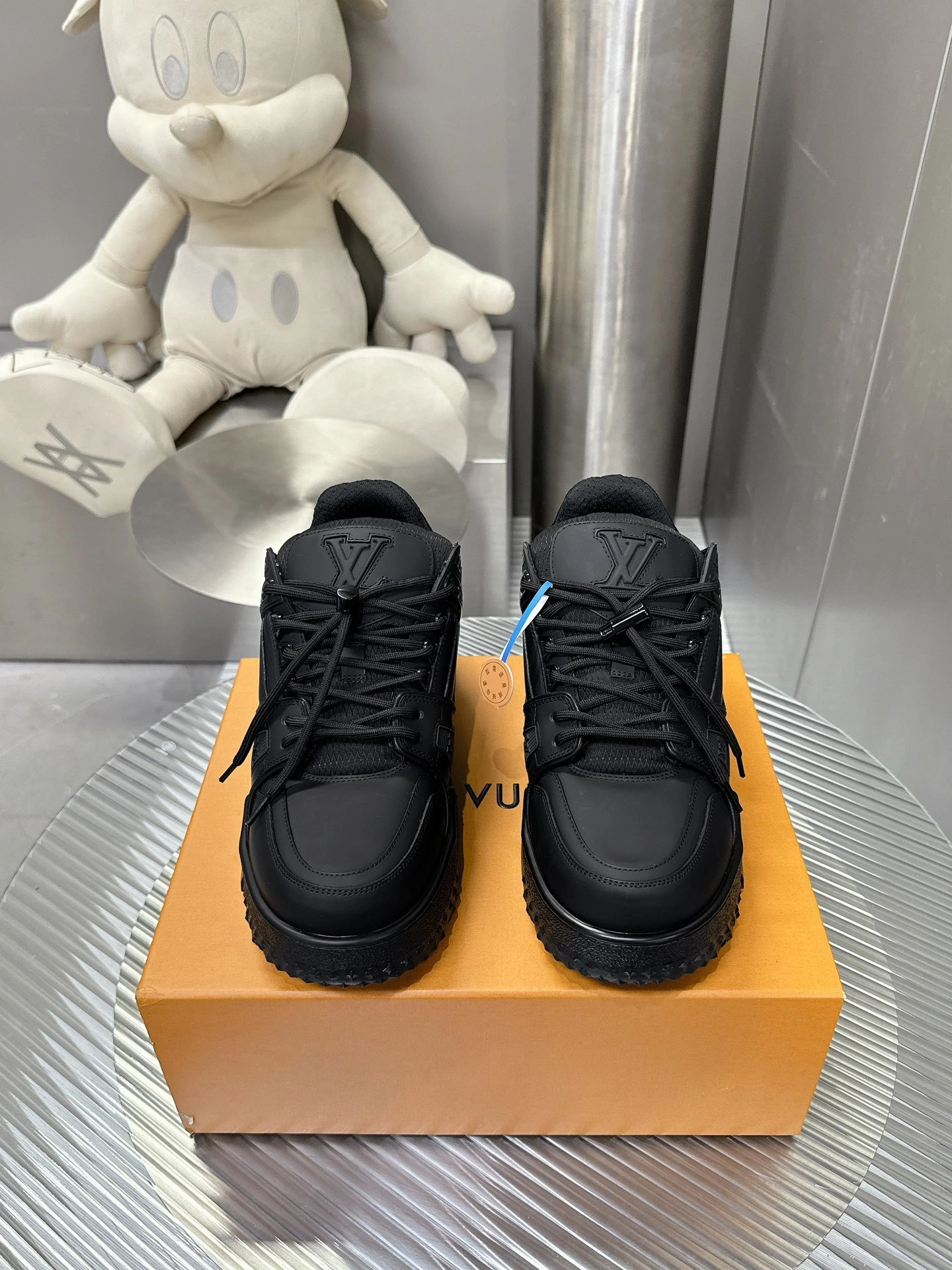 OOBB-- 8V 1ADEUH Trainer item:E-X230A0132