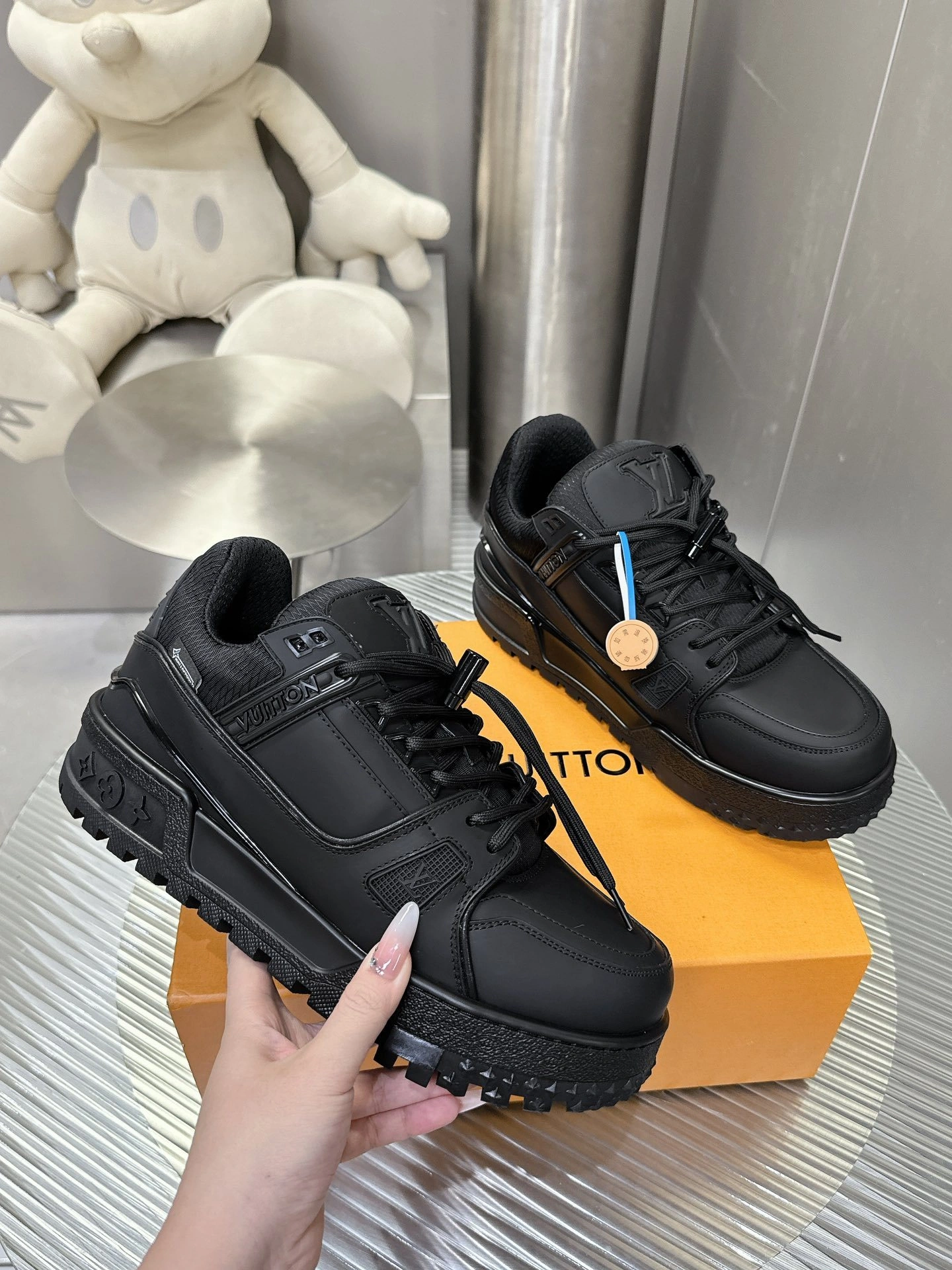 OOBB-- 8V 1ADEUH Trainer item:E-X230A0132
