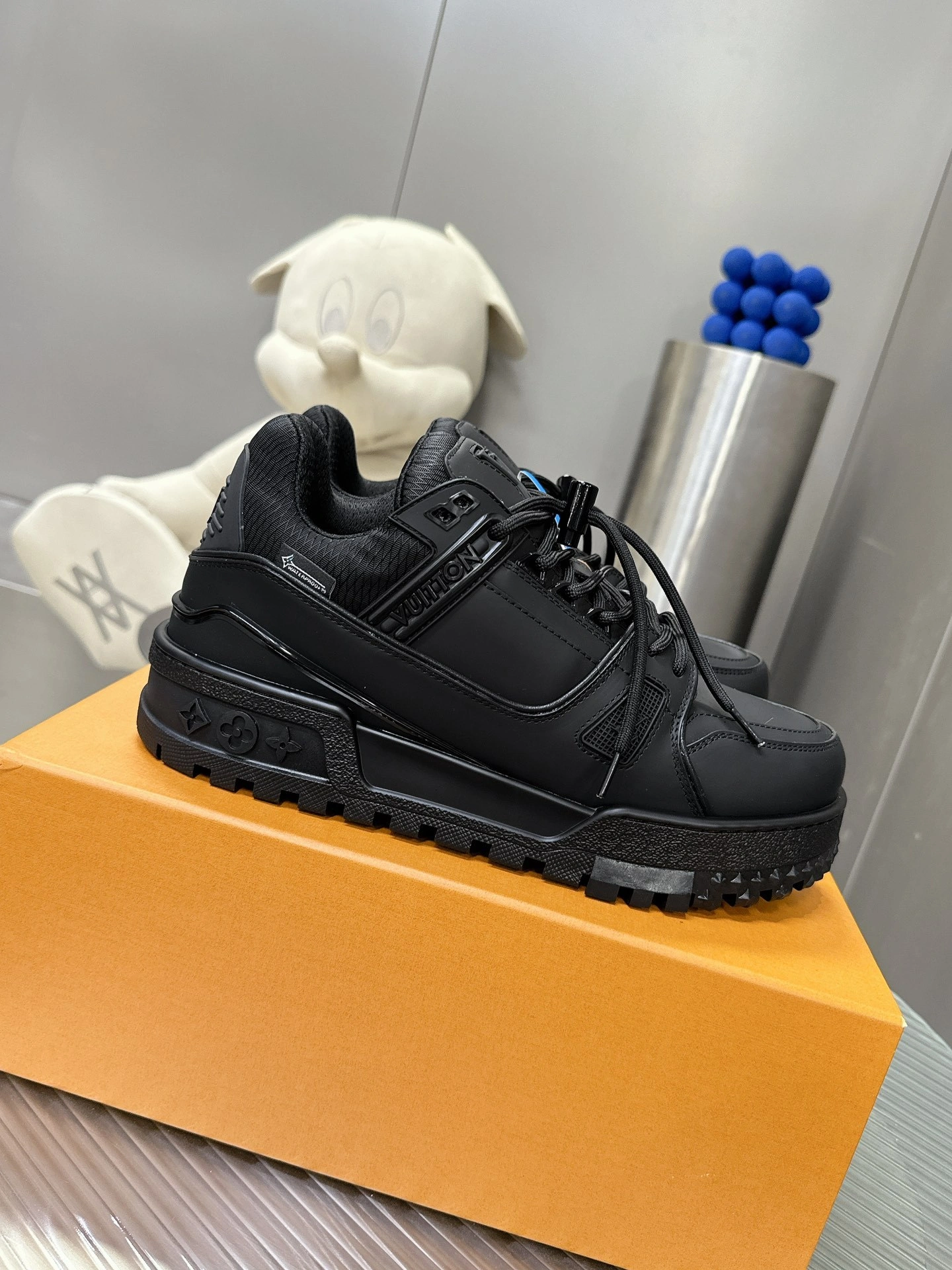 OOBB-- 8V 1ADEUH Trainer item:E-X230A0132