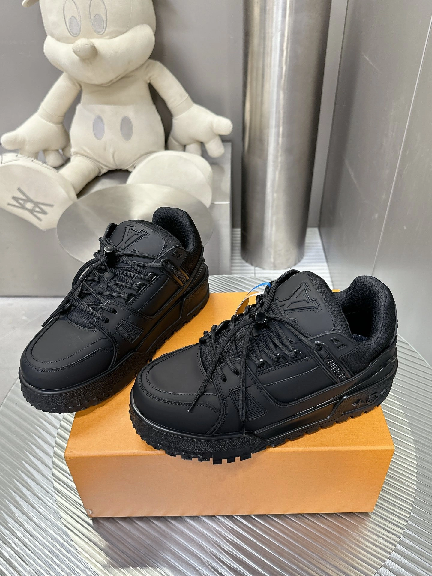 OOBB-- 8V 1ADEUH Trainer item:E-X230A0132