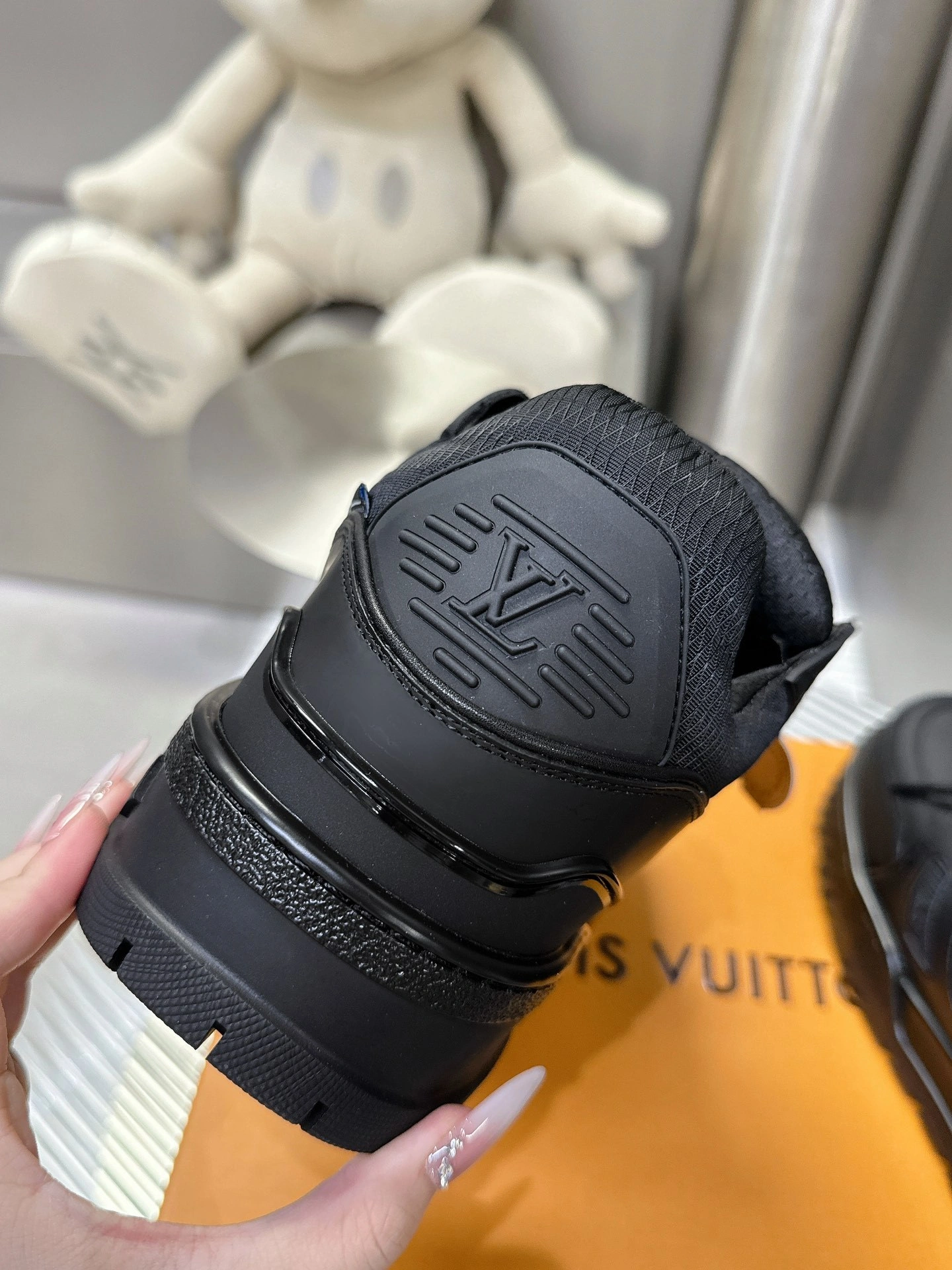 OOBB-- 8V 1ADEUH Trainer item:E-X230A0132