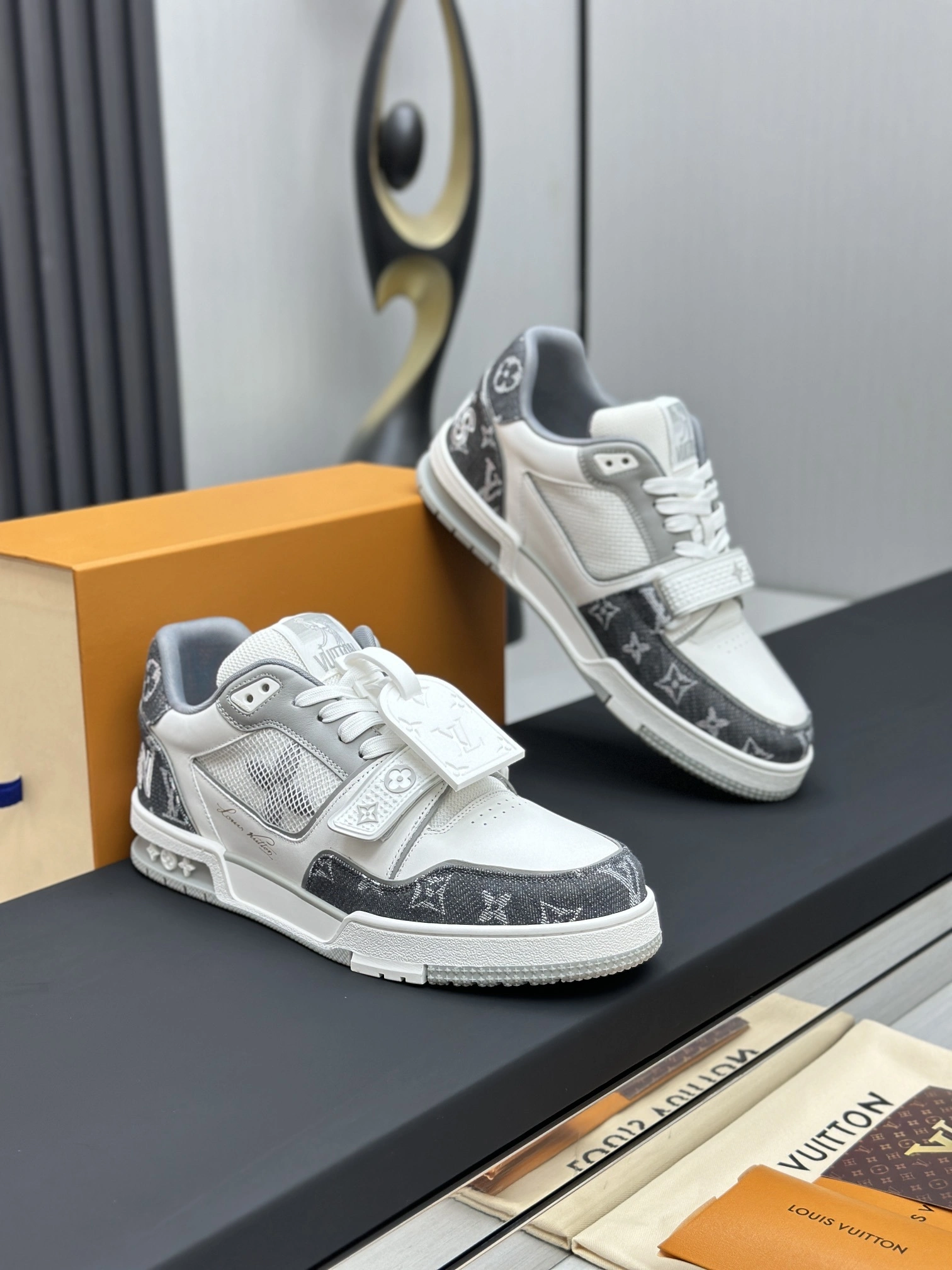 OOBB-- 8V 1ADF0S cowhide Trainer item:E-X000H2714