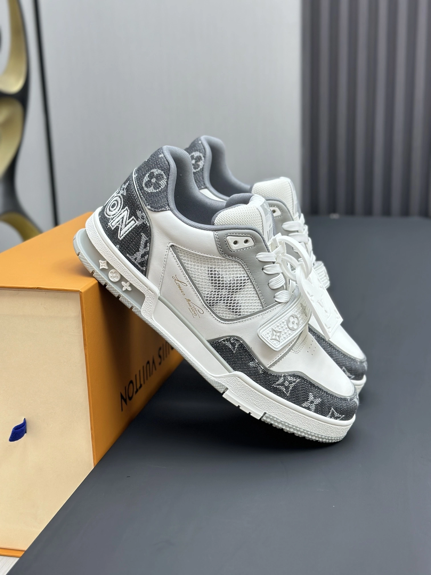 OOBB-- 8V 1ADF0S cowhide Trainer item:E-X000H2714
