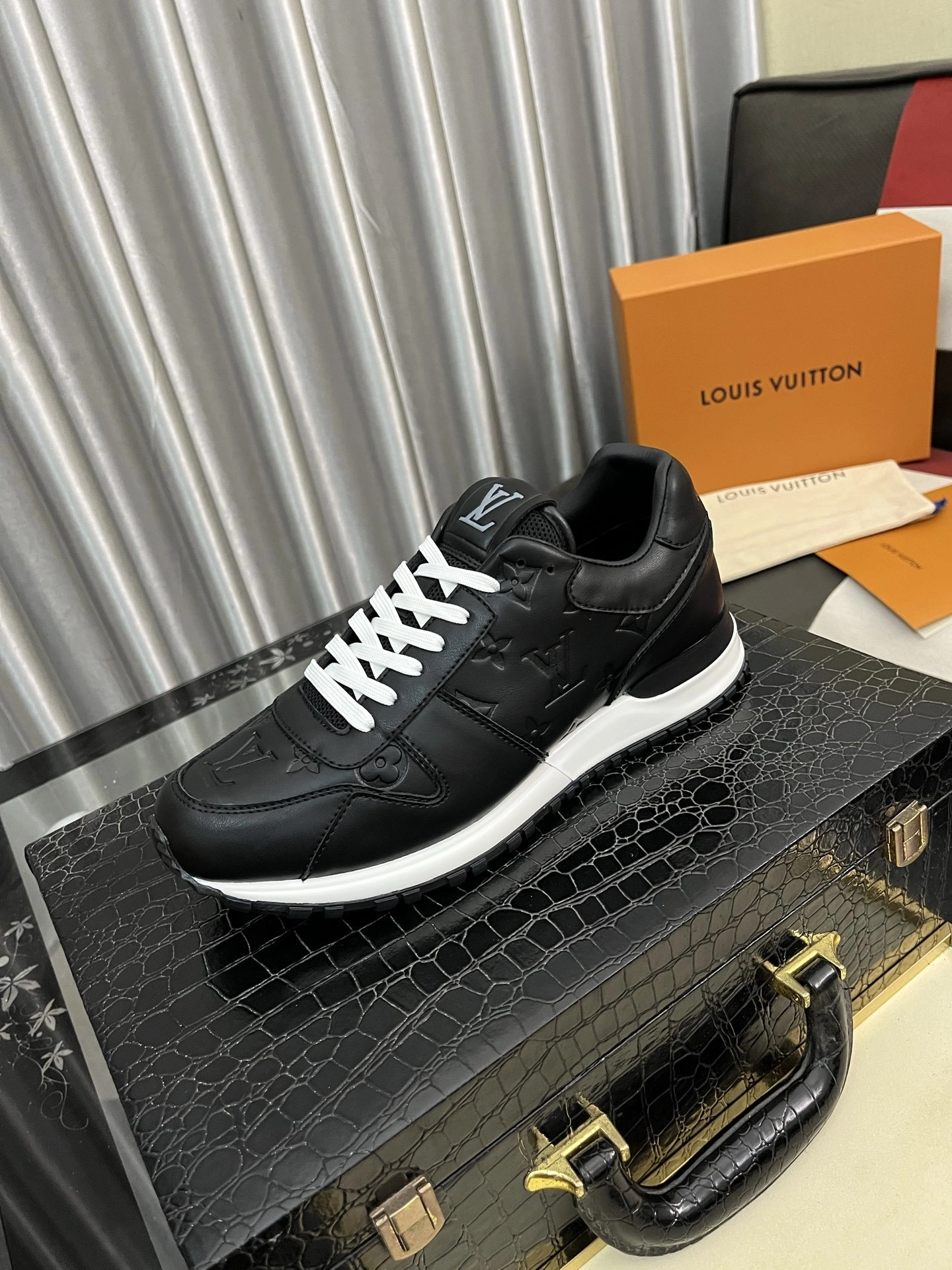 OOBB-- 8V 1ADFK2 cowhide RUN AWAY item:E-X000H2720