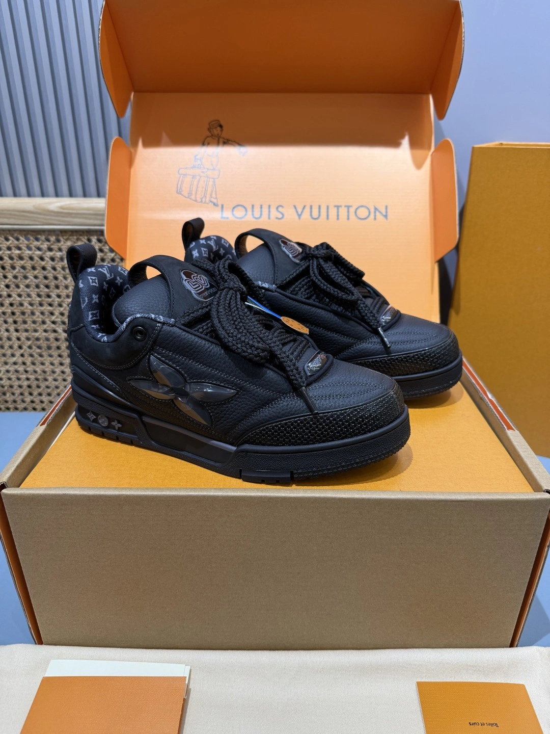 OOBB-- 8V 1ADG87 skate sneaker cowhide item:E-X430K1812