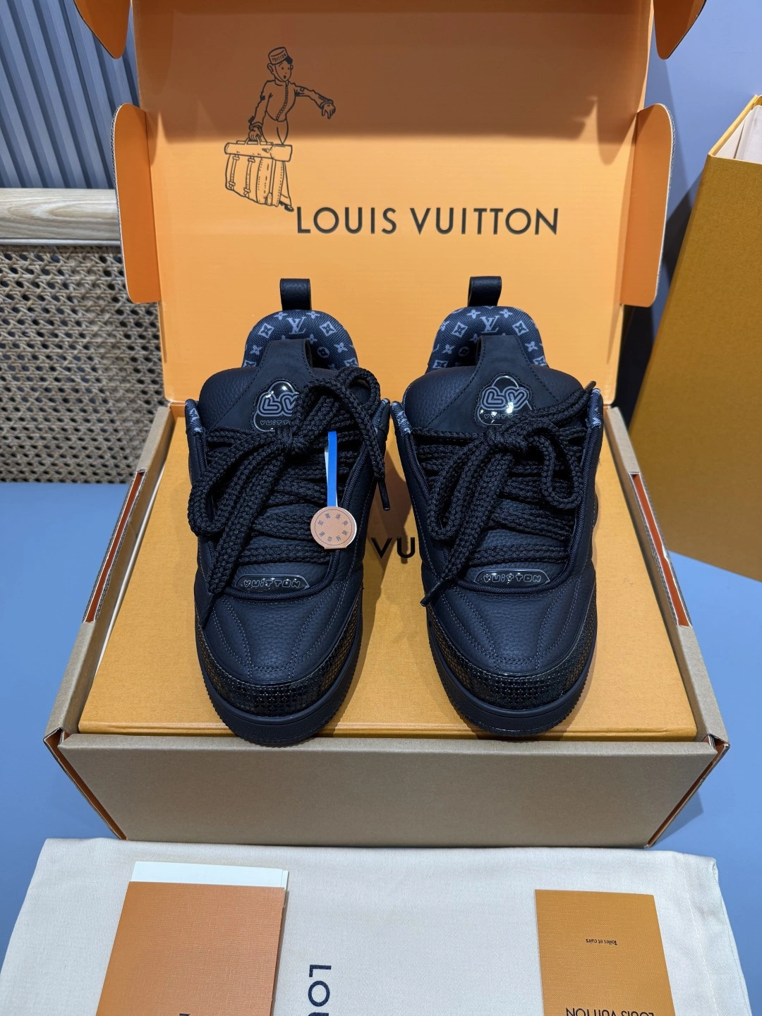 OOBB-- 8V 1ADG87 skate sneaker cowhide item:E-X430K1812