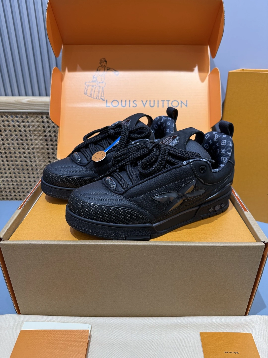 OOBB-- 8V 1ADG87 skate sneaker cowhide item:E-X430K1812