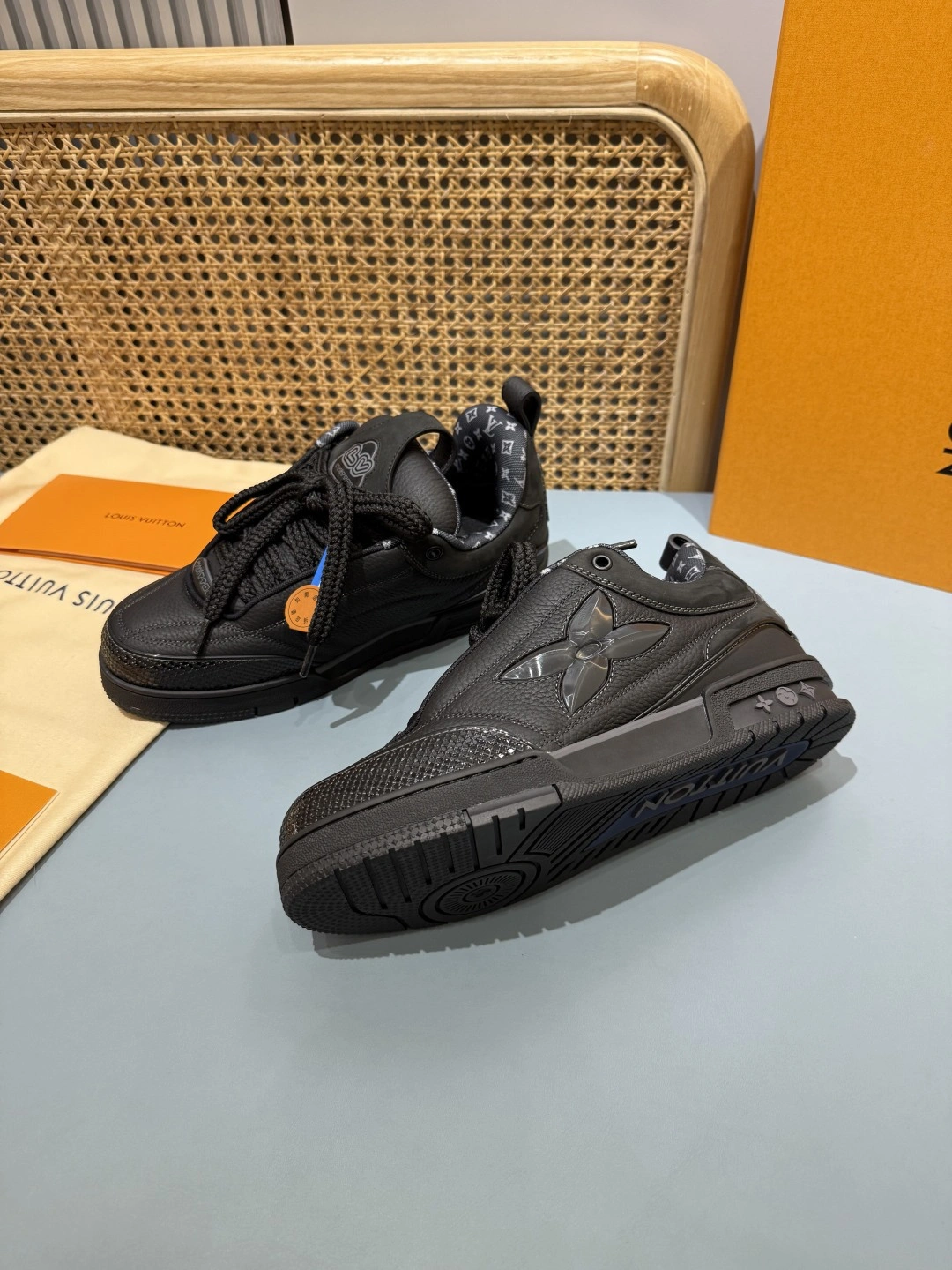 OOBB-- 8V 1ADG87 skate sneaker cowhide item:E-X430K1812