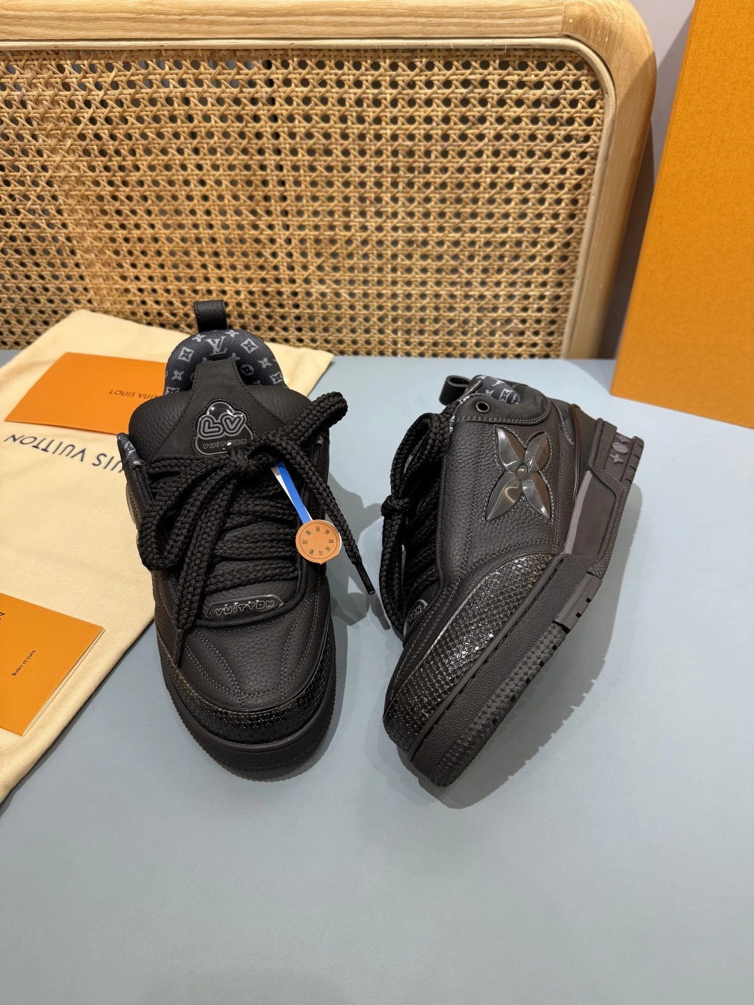 OOBB-- 8V 1ADG87 skate sneaker cowhide item:E-X430K1812