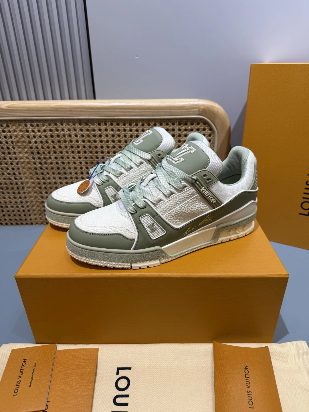 OOBB-- 8V 1ADHC9 Trainer cowhide item:E-X430L0313B