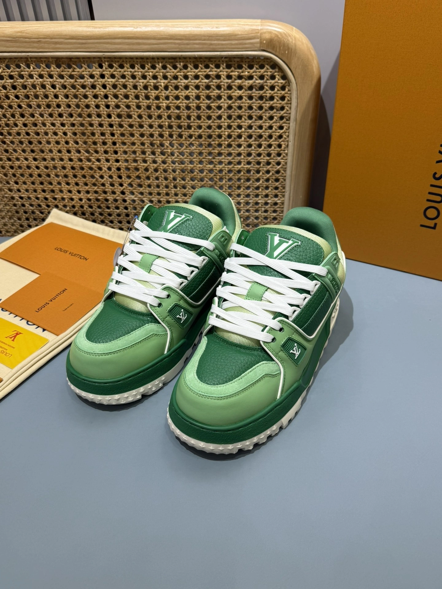 OOBB-- 8V 1ADHFT calfskin item:E-X430F0502