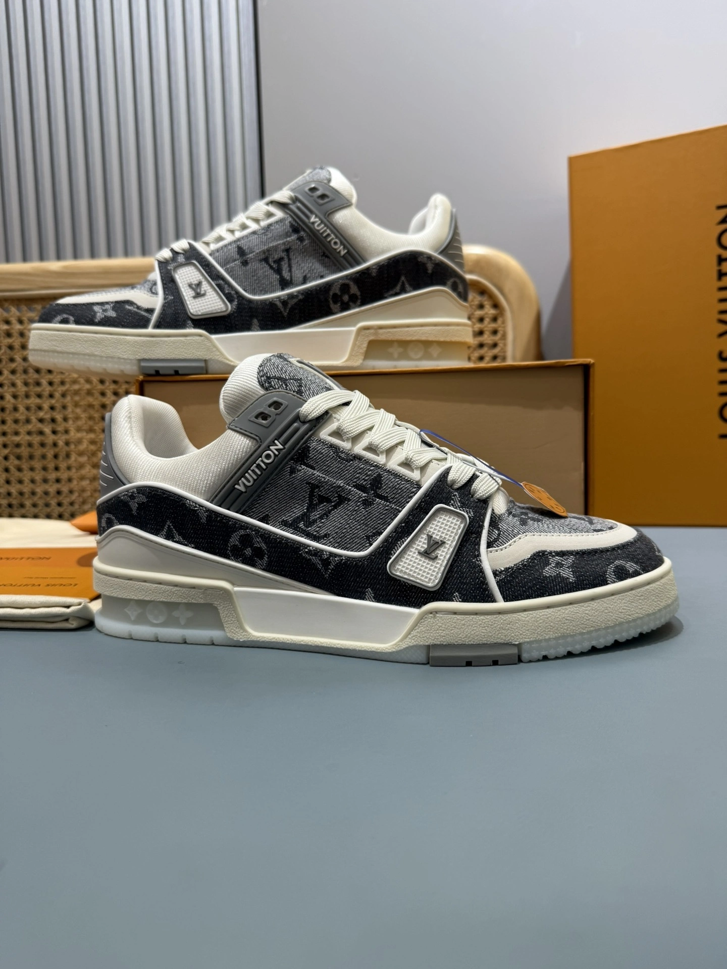 OOBB-- 8V 1ADHIZ Trainer Calfskin item:E-X430L0314B