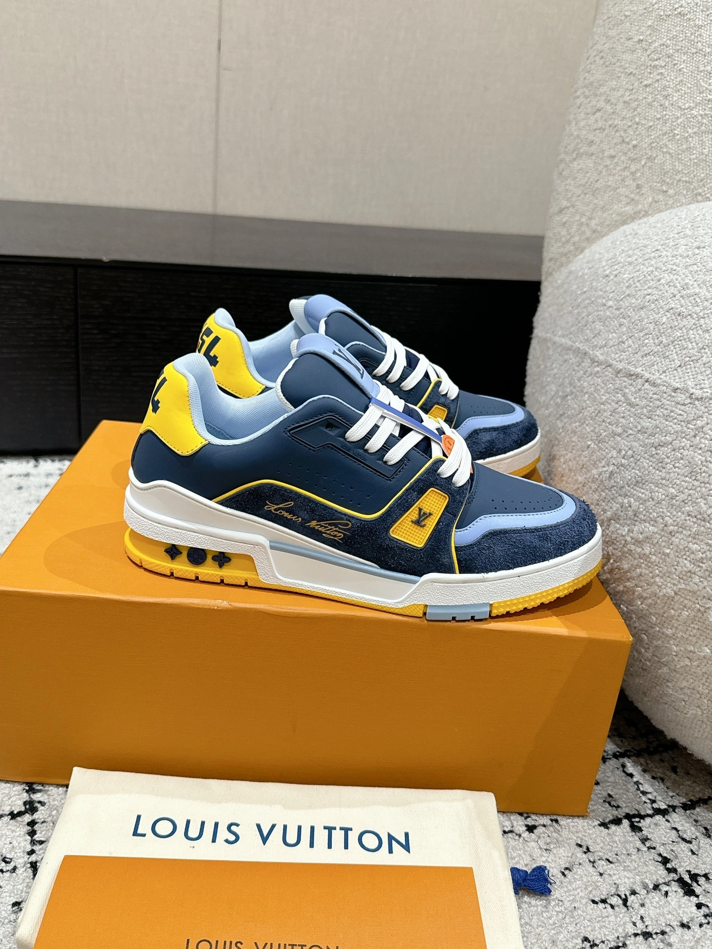 OOBB-- 8V 1ADHV2 Trainer cowhide Thick soles： 3CM item:E-X187A0925