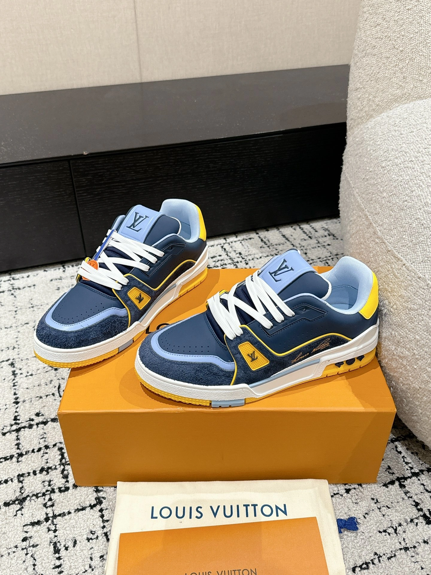OOBB-- 8V 1ADHV2 Trainer cowhide Thick soles： 3CM item:E-X187A0925