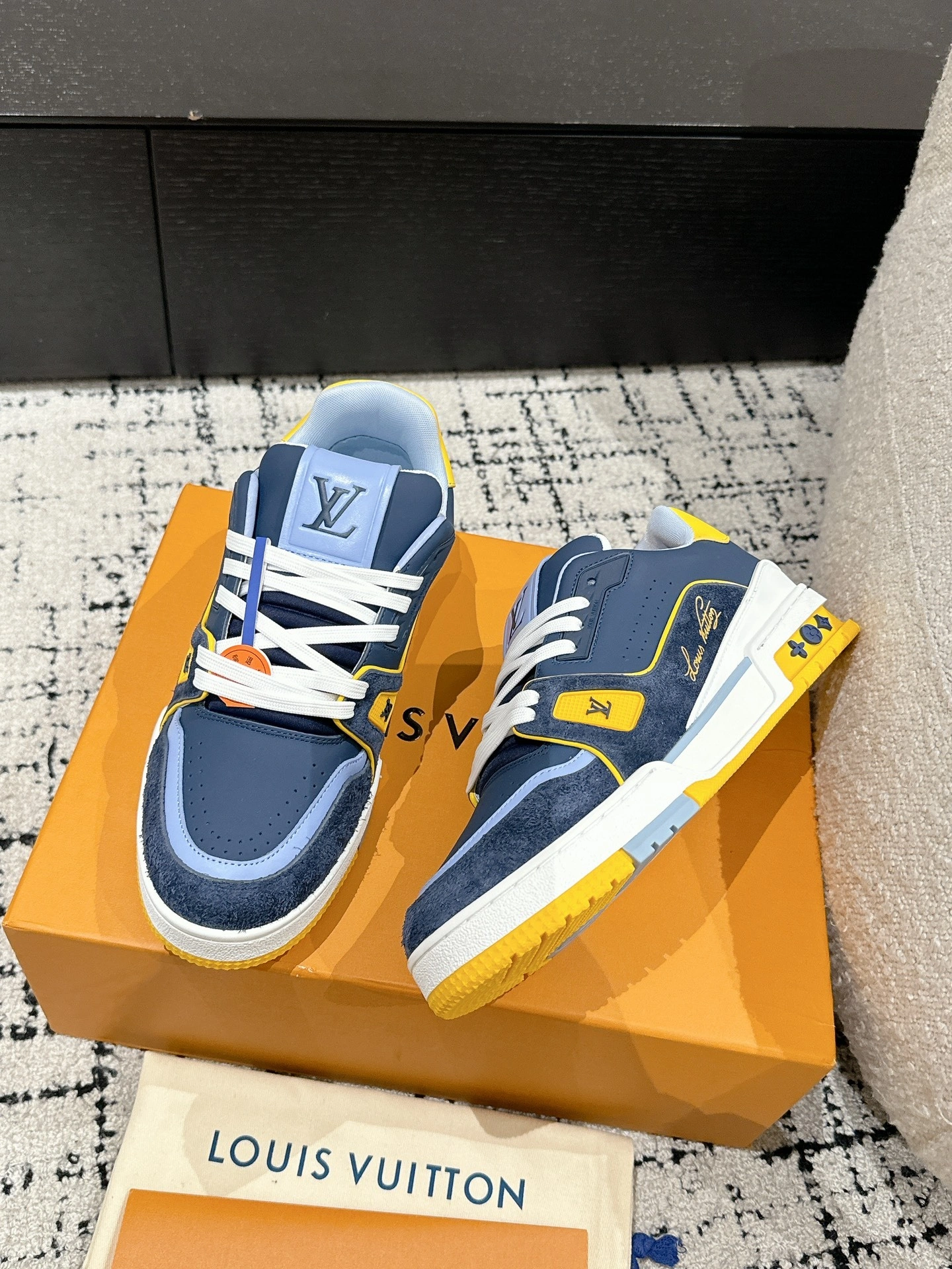 OOBB-- 8V 1ADHV2 Trainer cowhide Thick soles： 3CM item:E-X187A0925