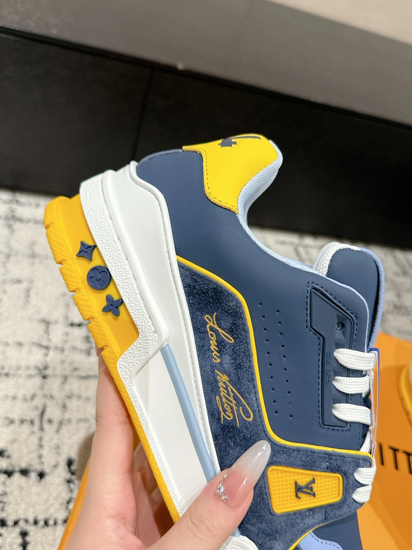 OOBB-- 8V 1ADHV2 Trainer cowhide Thick soles： 3CM item:E-X187A0925