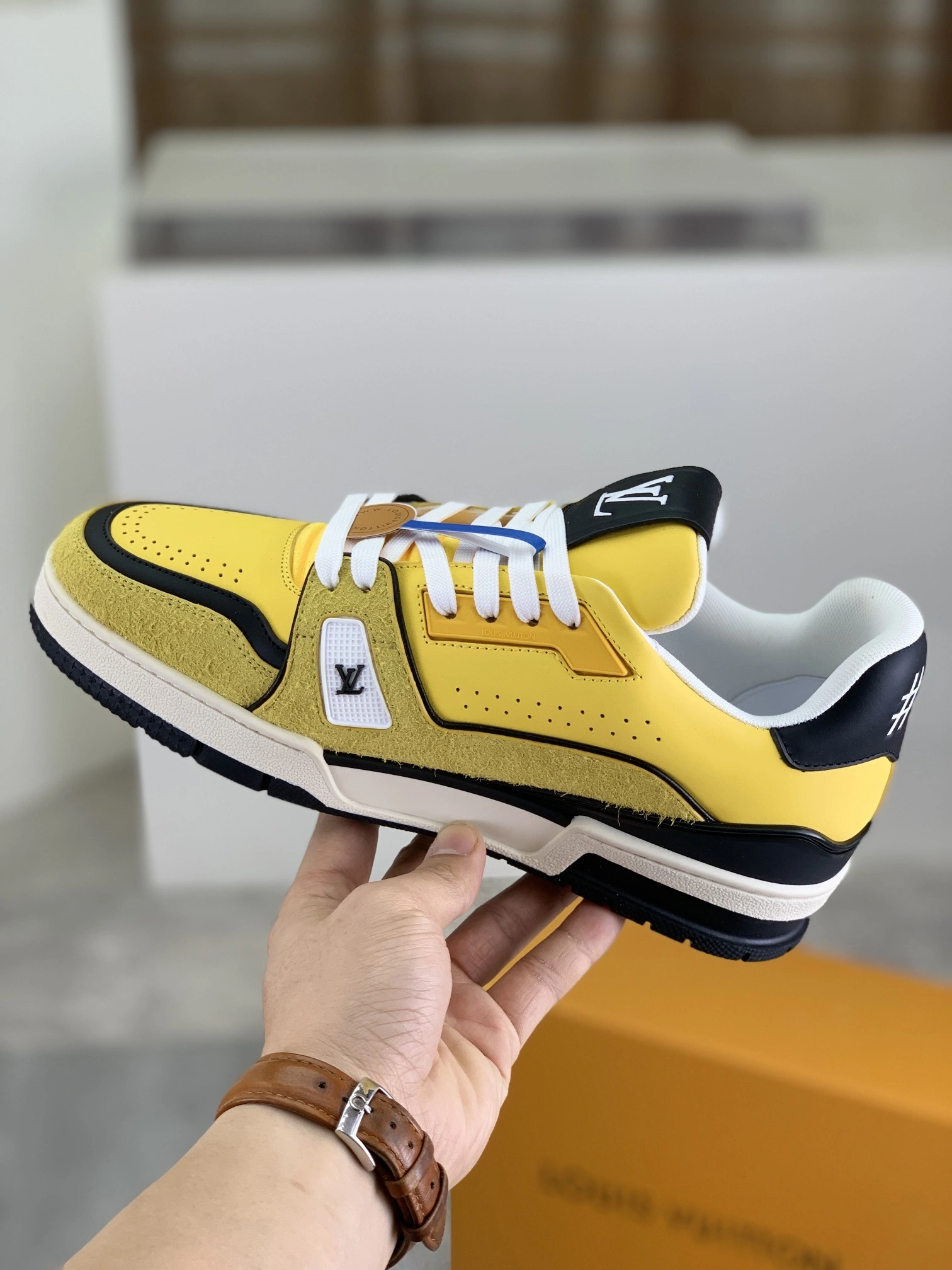 OOBB-- 8V 1ADHVC Trainer item:E-X291H2717