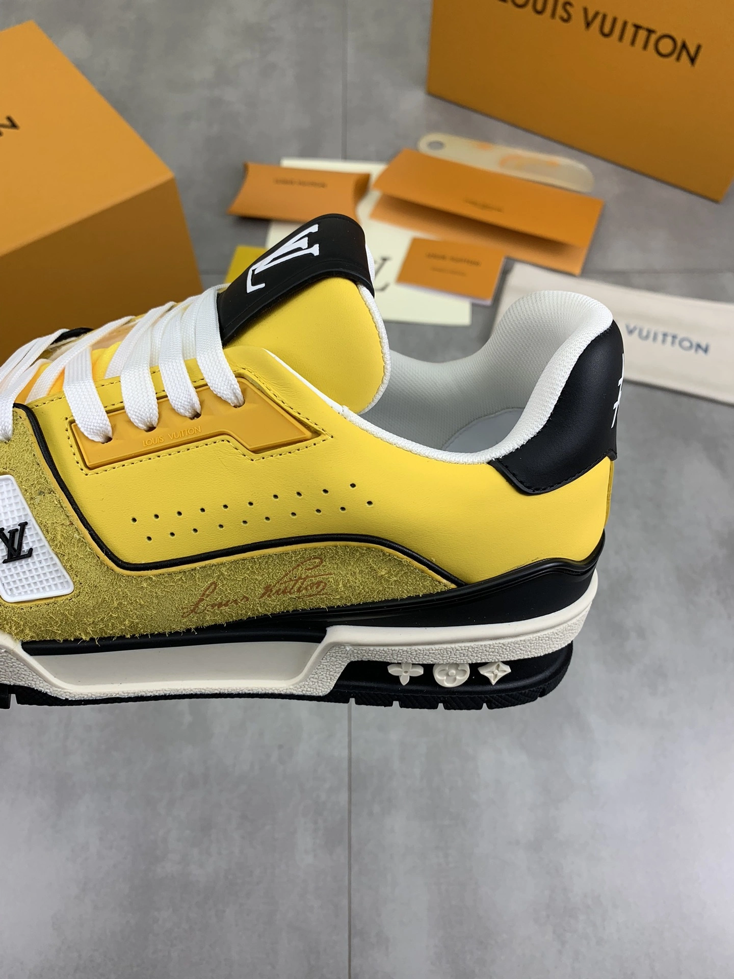 OOBB-- 8V 1ADHVC Trainer item:E-X291H2717
