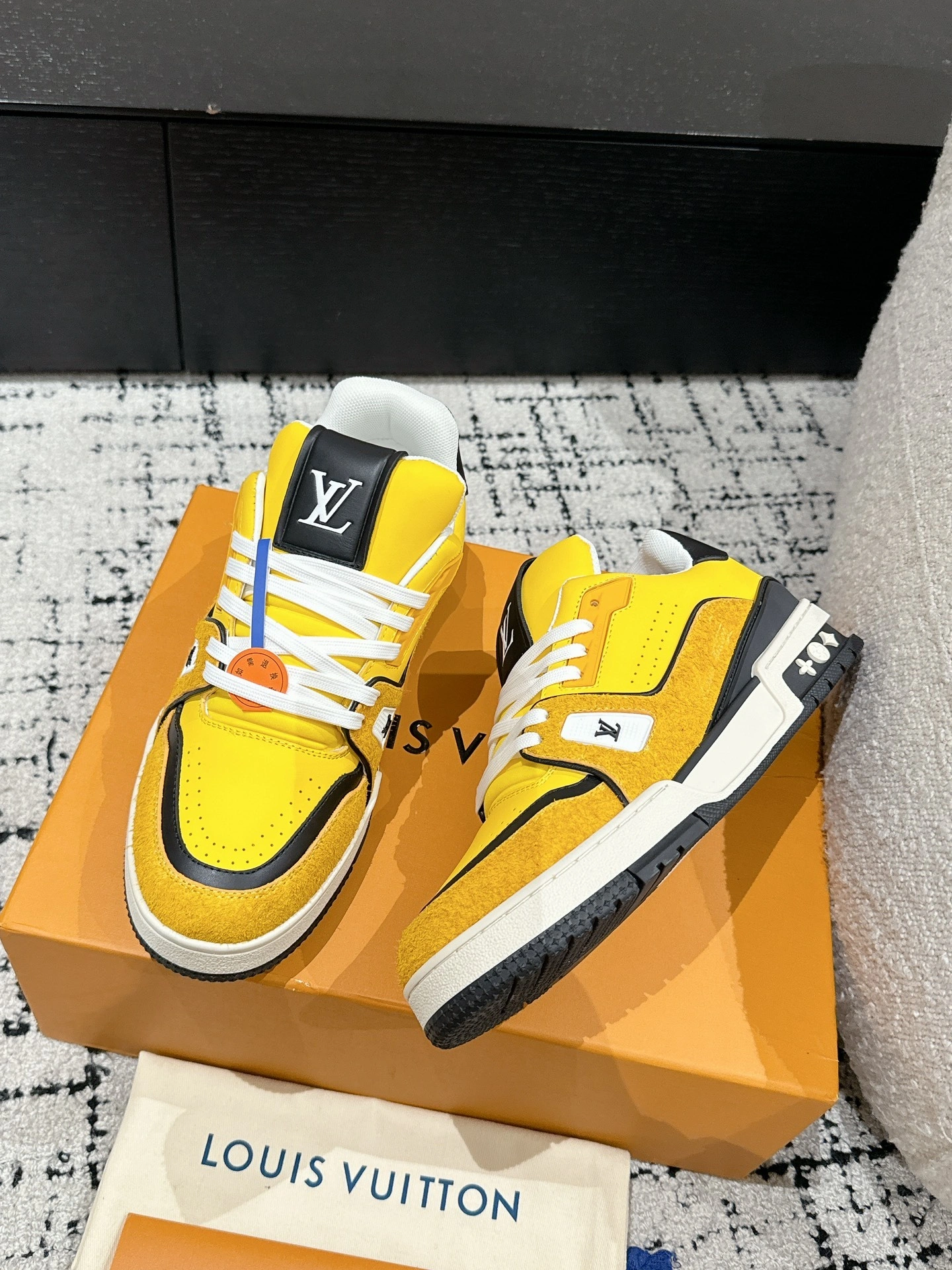 OOBB-- 8V 1ADHVD Trainer cowhide Thick soles： 3CM item:E-X187A0926