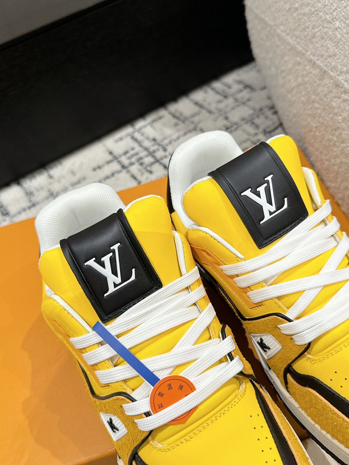 OOBB-- 8V 1ADHVD Trainer cowhide Thick soles： 3CM item:E-X187A0926