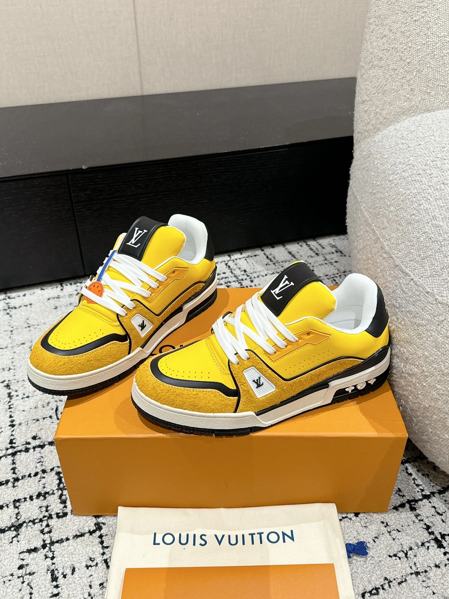 OOBB-- 8V 1ADHVD Trainer cowhide Thick soles： 3CM item:E-X187A0926