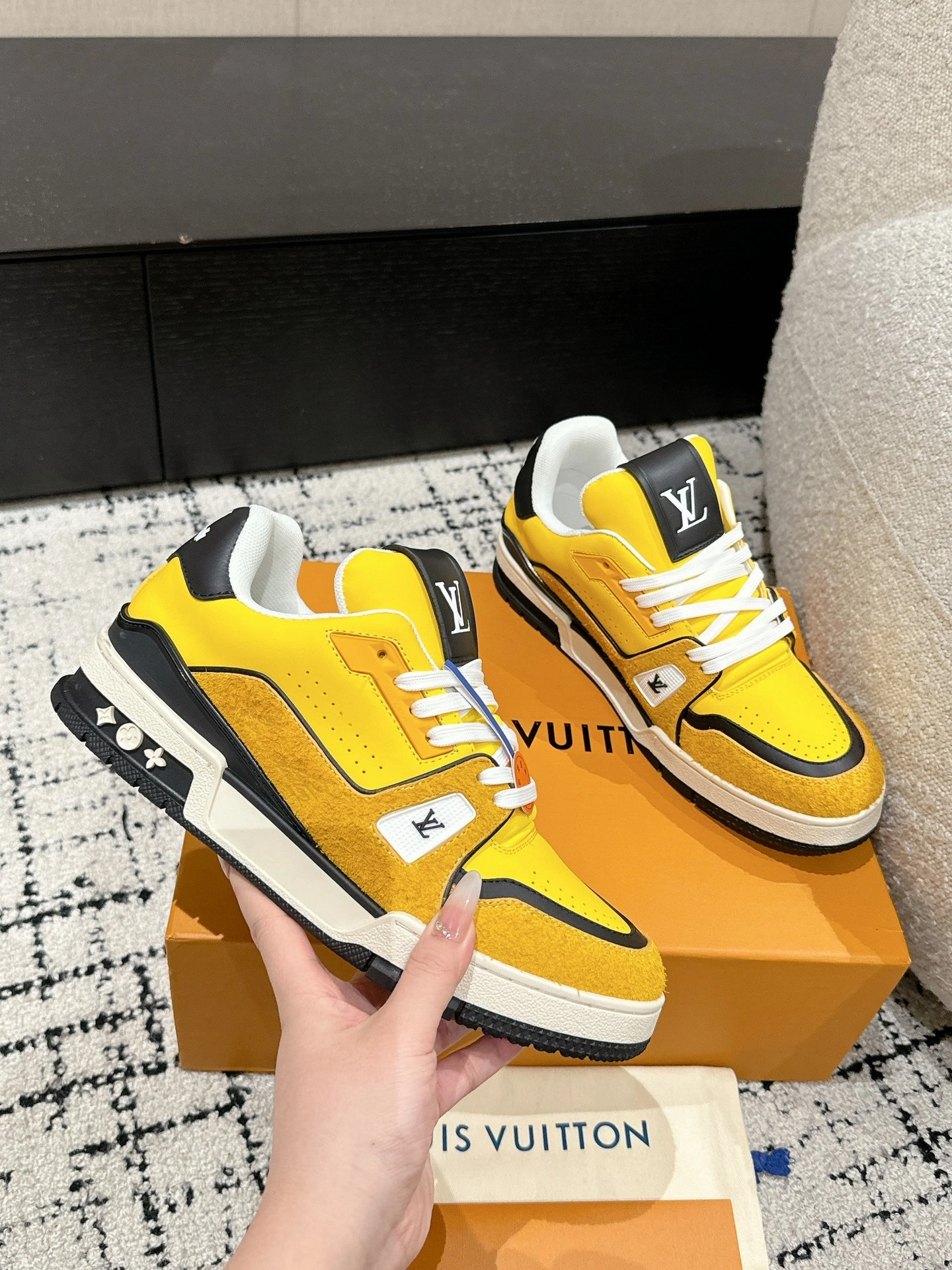 OOBB-- 8V 1ADHVD Trainer cowhide Thick soles： 3CM item:E-X187A0926