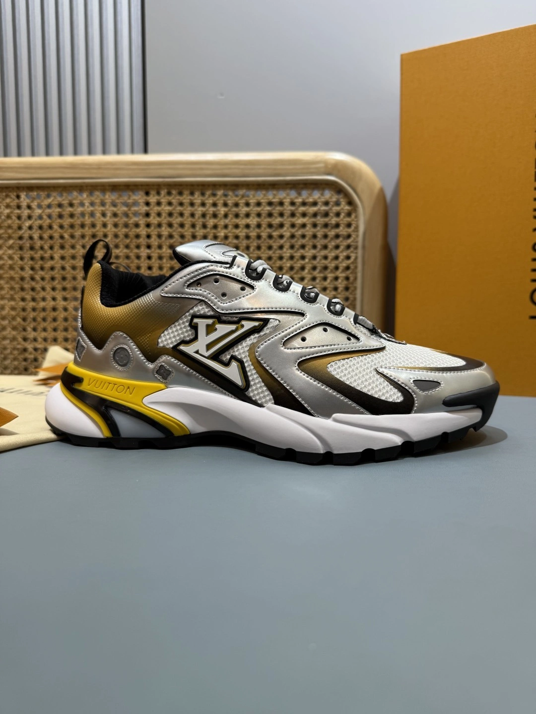 OOBB-- 8V 1ADI7C item:E-X430F0631
