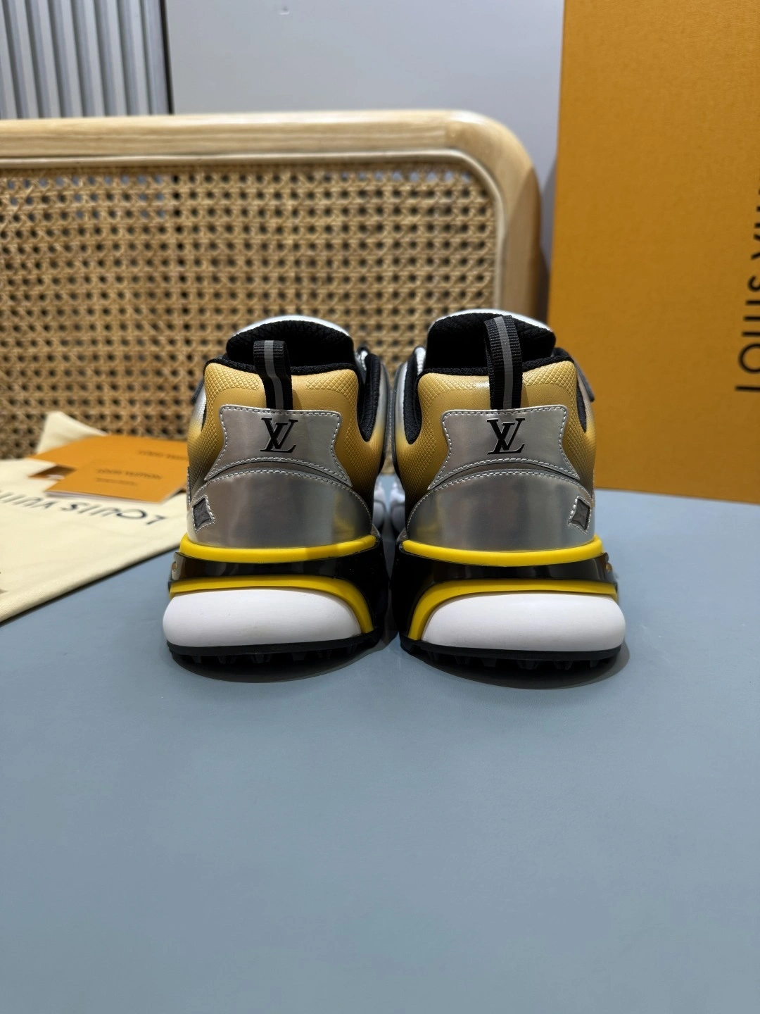 OOBB-- 8V 1ADI7C item:E-X430F0631