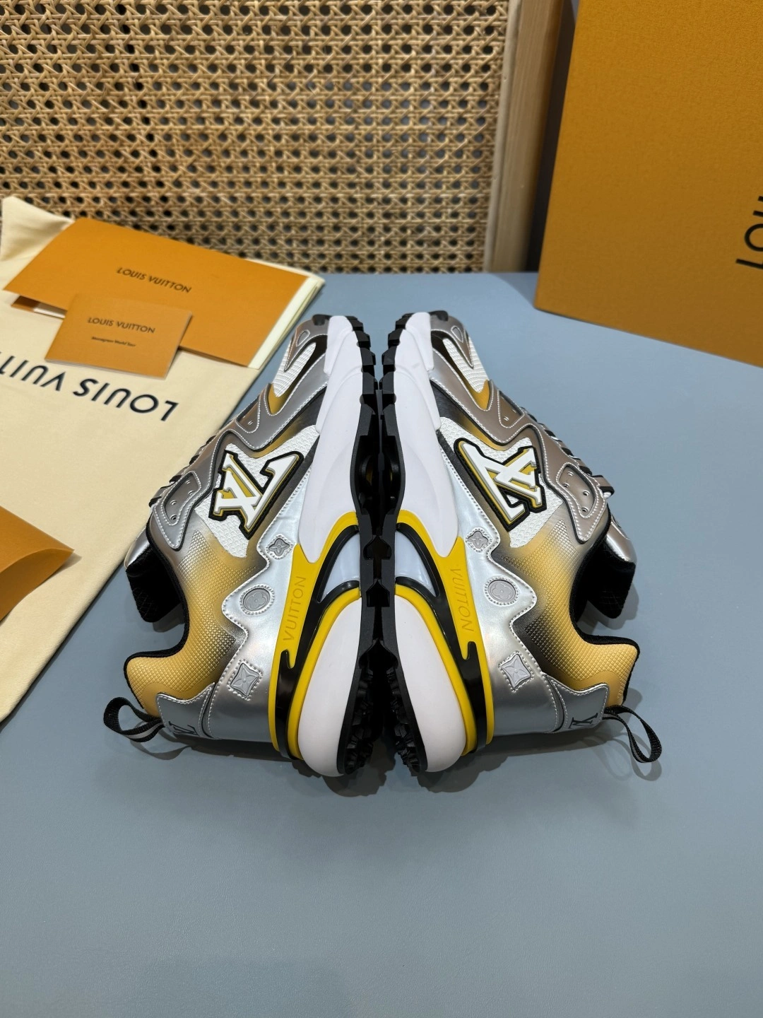 OOBB-- 8V 1ADI7C item:E-X430F0631