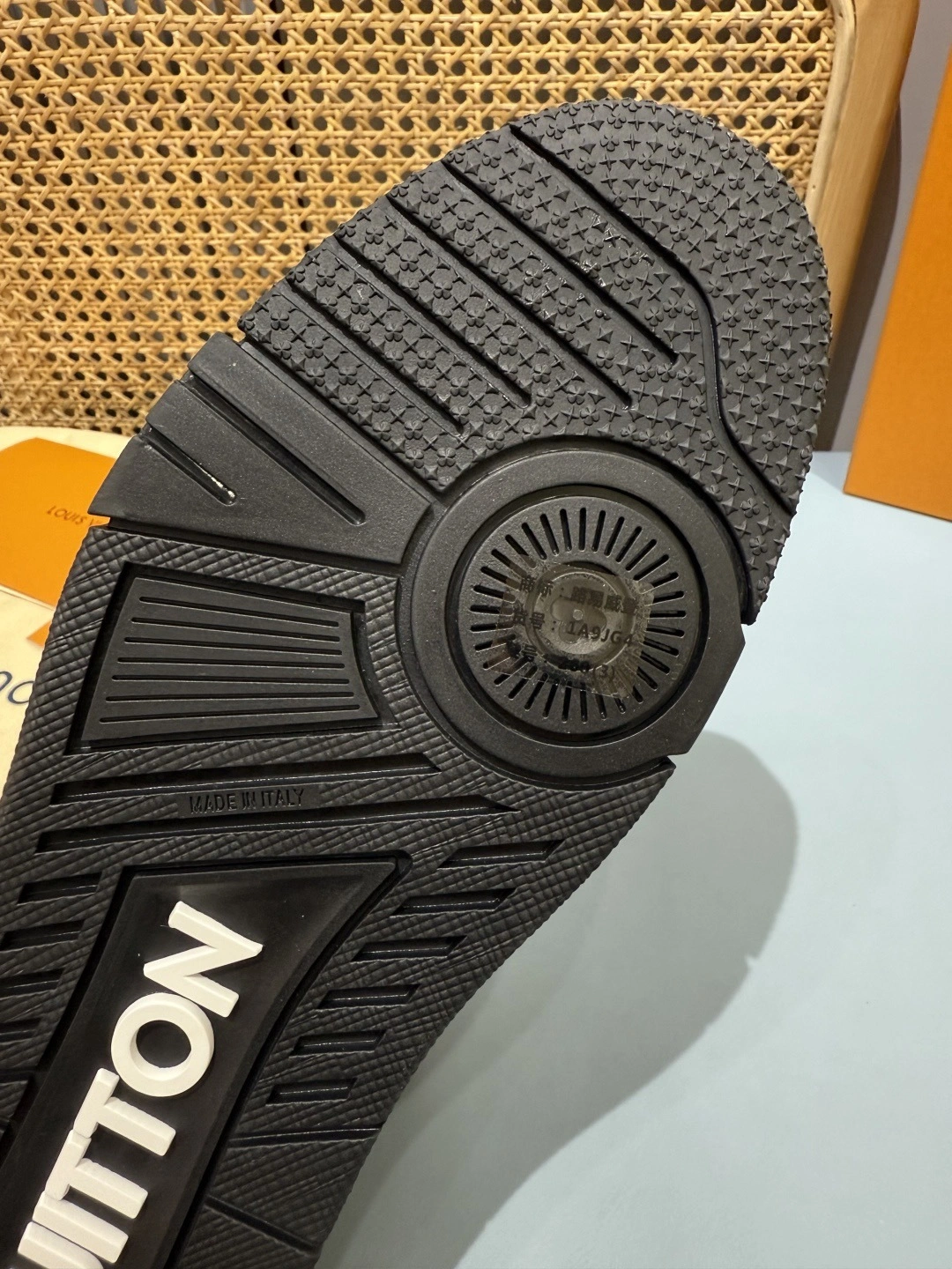 OOBB-- 8V 1AGZE1 1AHEKZ trainer " calfskin item：E-X430I0106
