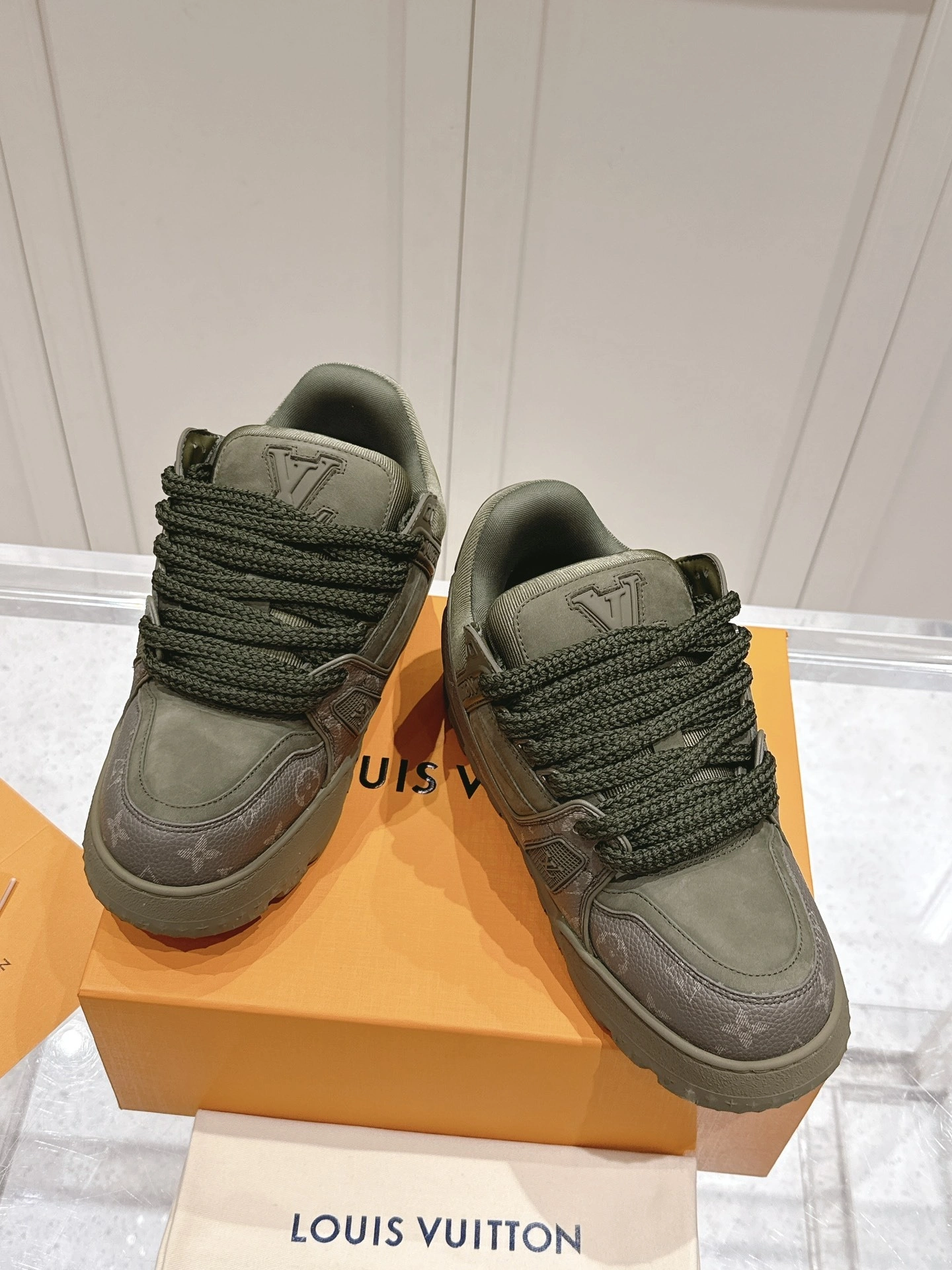OOBB-- 8V 1AH979 cowhide TRAINER MAXI item:E-X000H2725