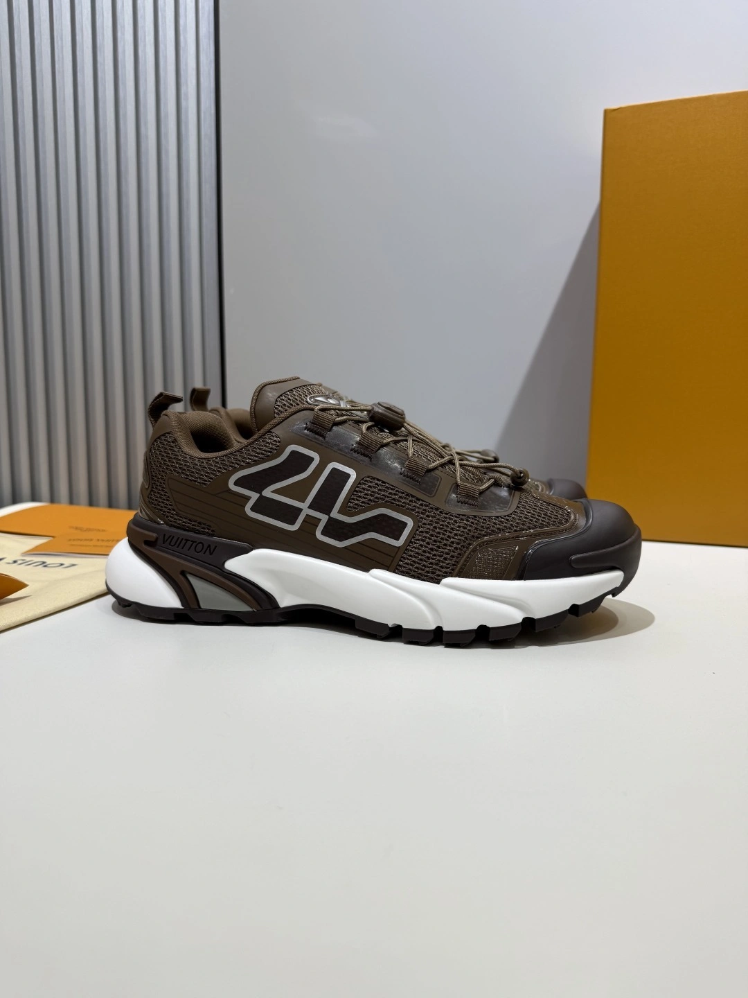 OOBB-- 8V 1AHA70 Runner Tatic item:E-X430F0507