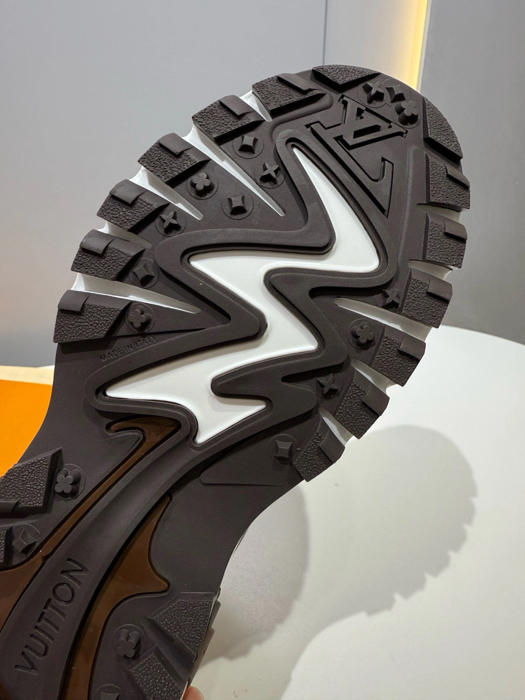OOBB-- 8V 1AHA70 Runner Tatic item:E-X430F0507
