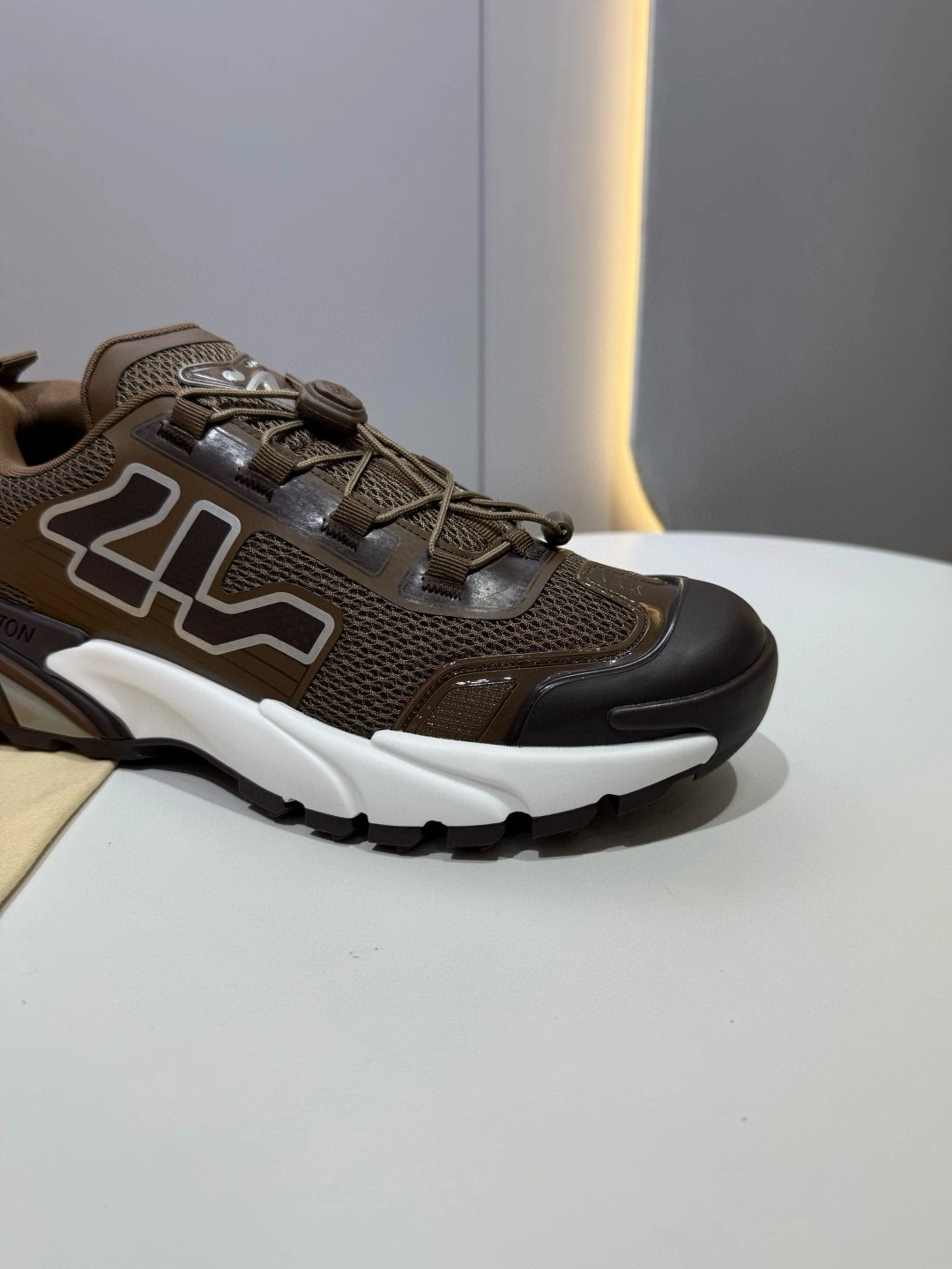 OOBB-- 8V 1AHA70 Runner Tatic item:E-X430F0507