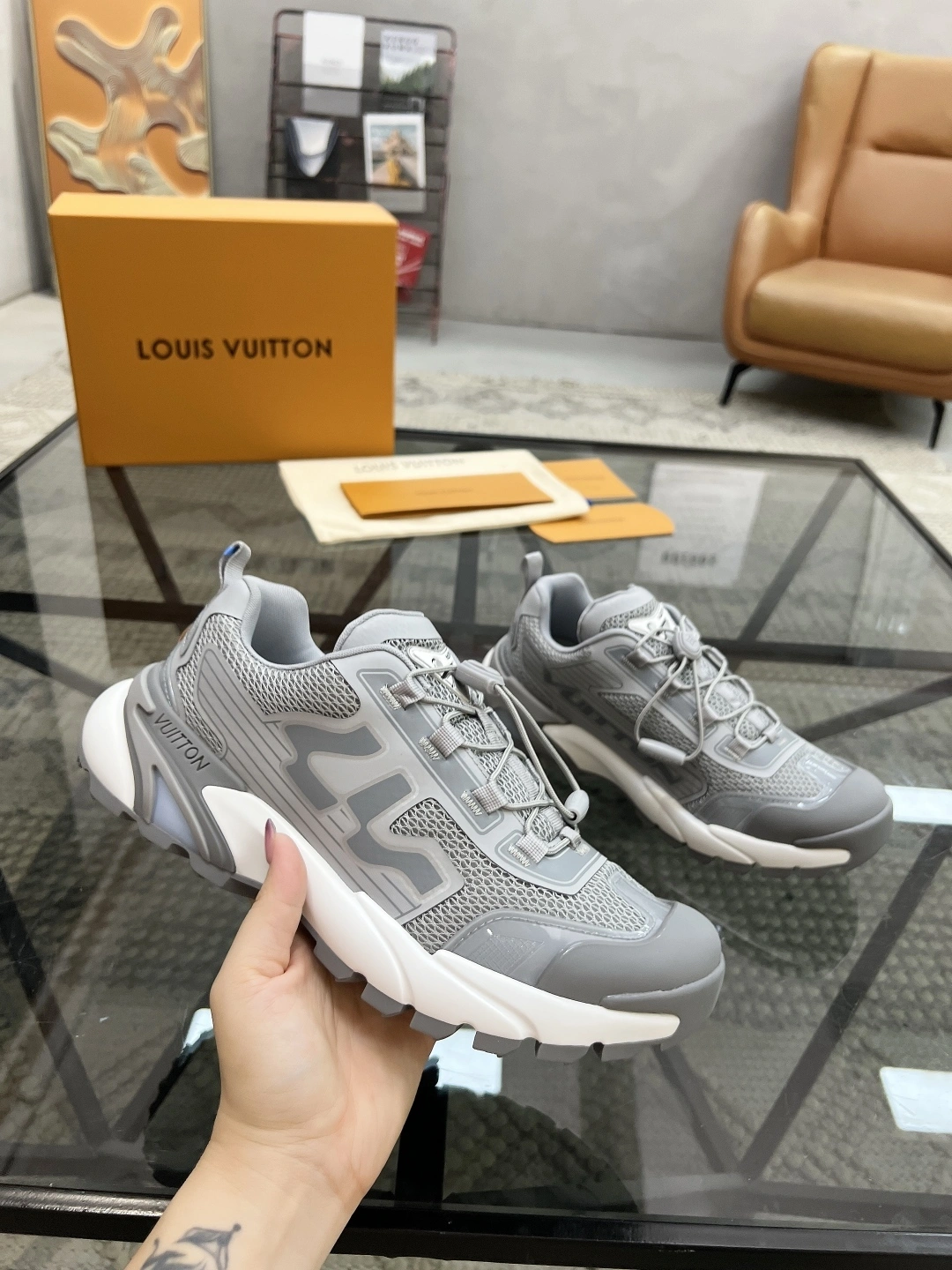 OOBB-- 8V 1AHA87 cowhide item:E-X000H0186