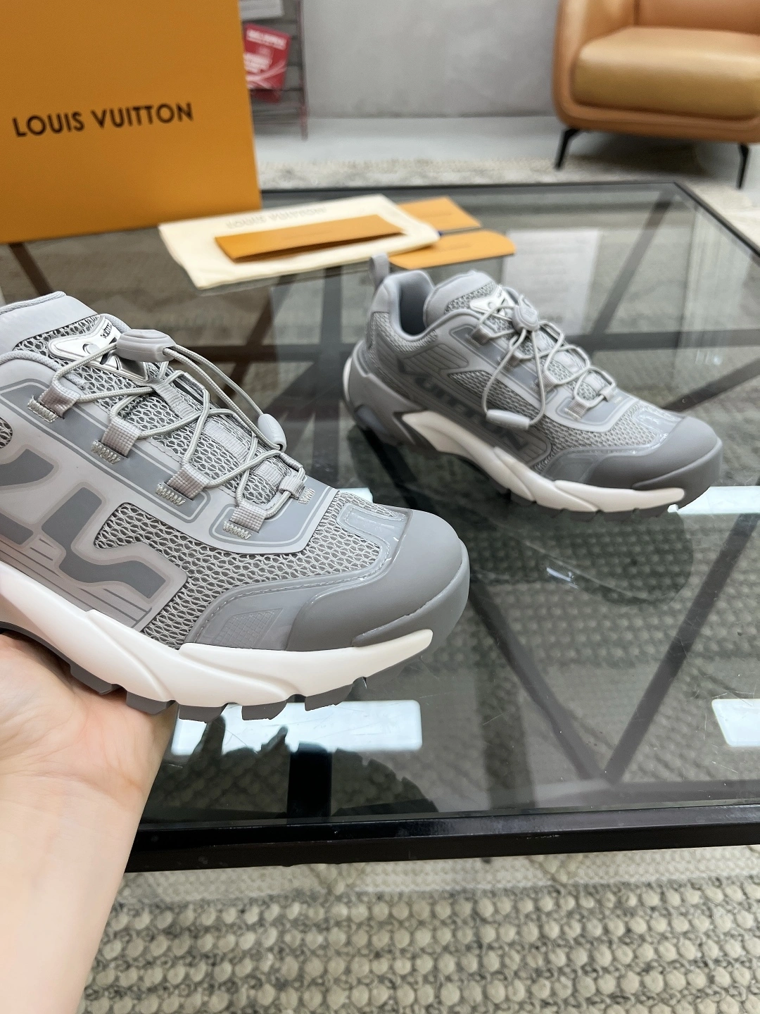 OOBB-- 8V 1AHA87 cowhide item:E-X000H0186