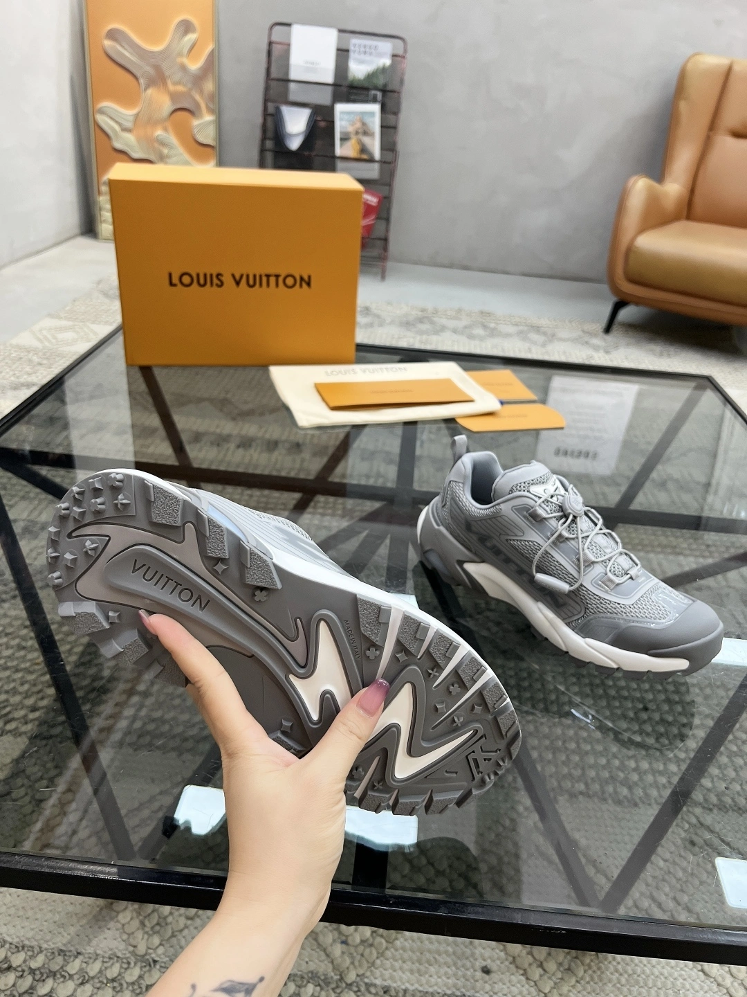 OOBB-- 8V 1AHA87 cowhide item:E-X000H0186